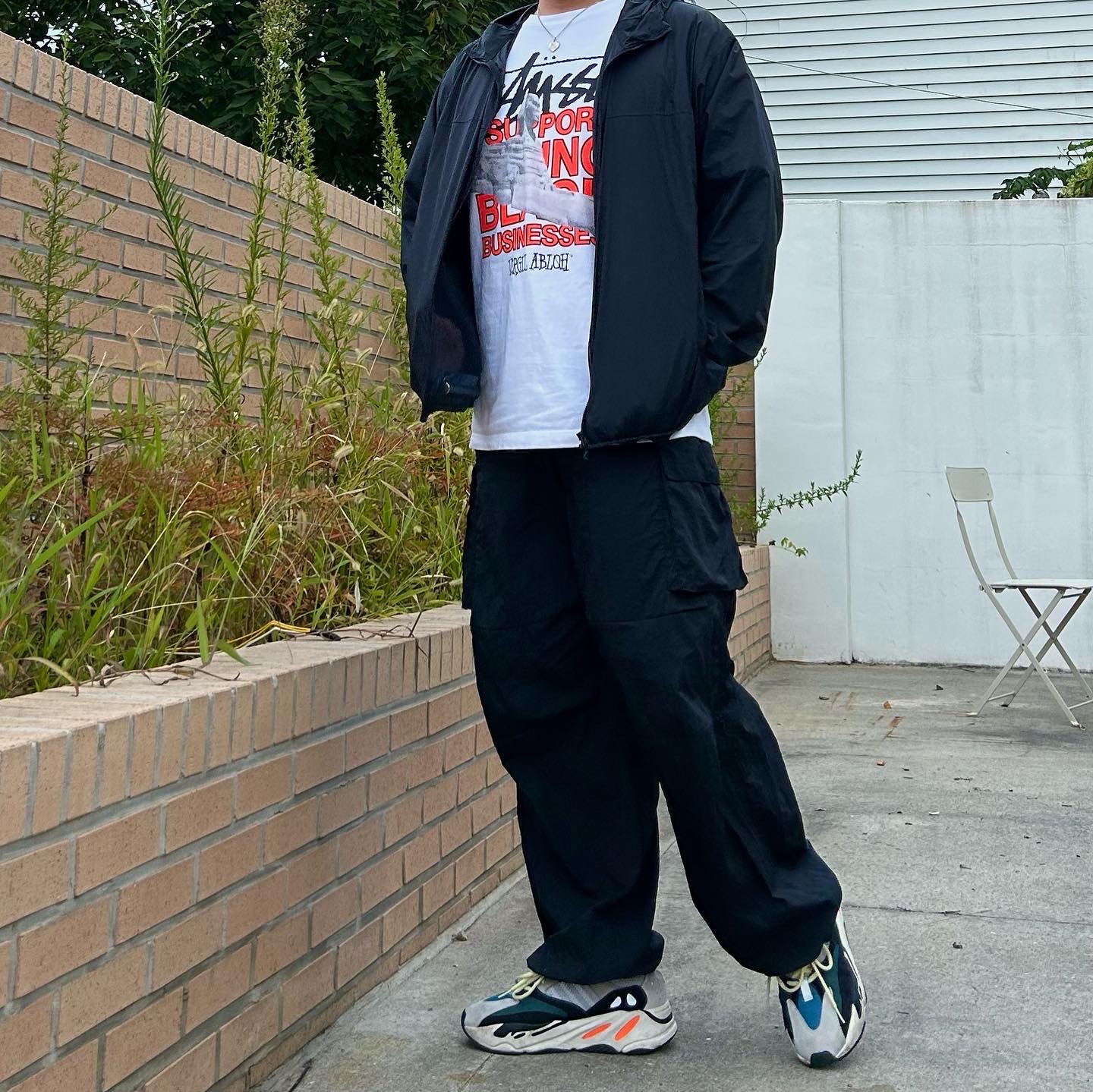 Stussy x Off-White 40 WT T-Shirt, Adidas Yeezy Boost 700 Wave Runner Solid Grey 2017/2019 착용 스타일 - 1