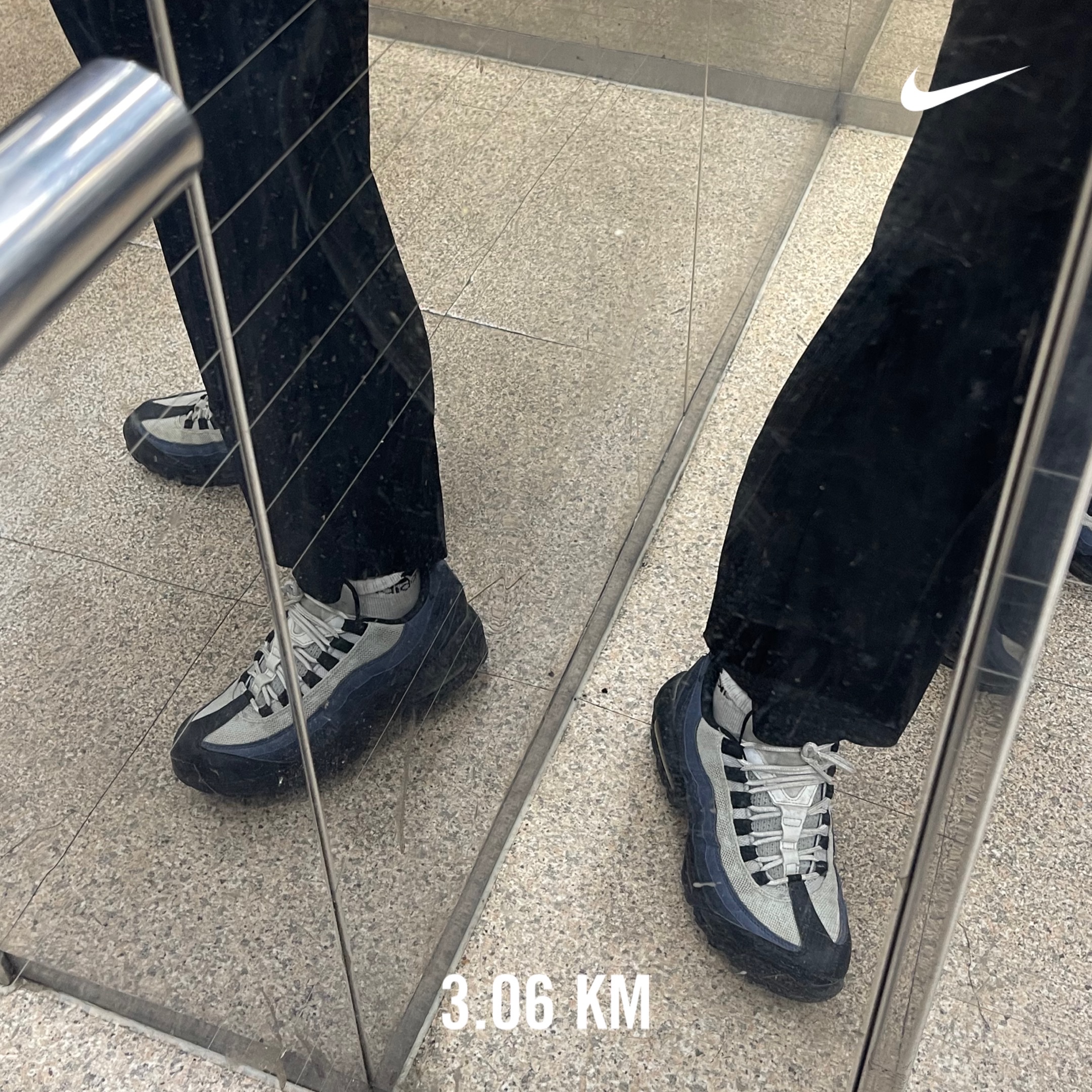 Nike Air Max 95 Essential Navy Blue 착용 스타일