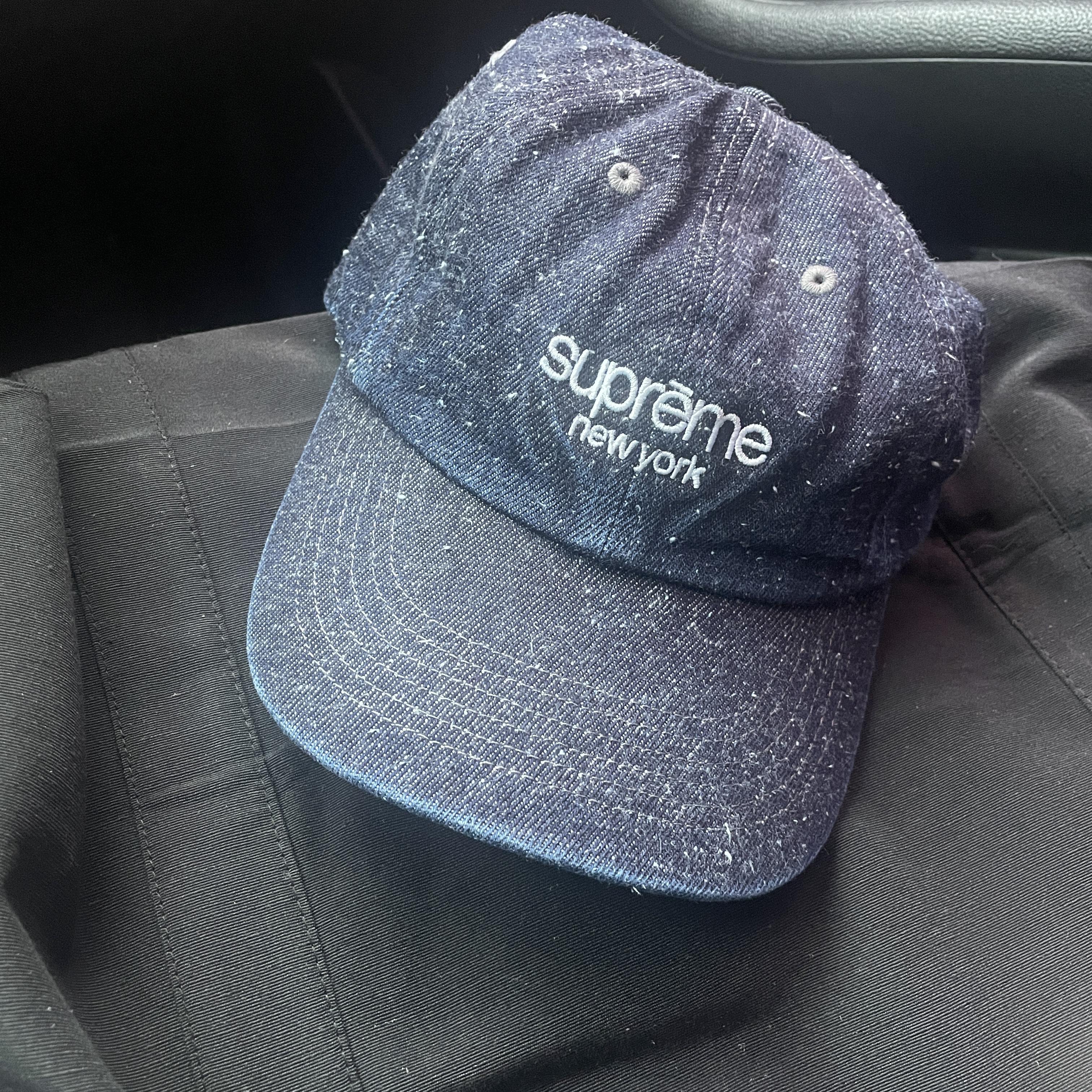 Supreme Classic Logo 6-Panel Cap Denim - 23SS 착용 스타일