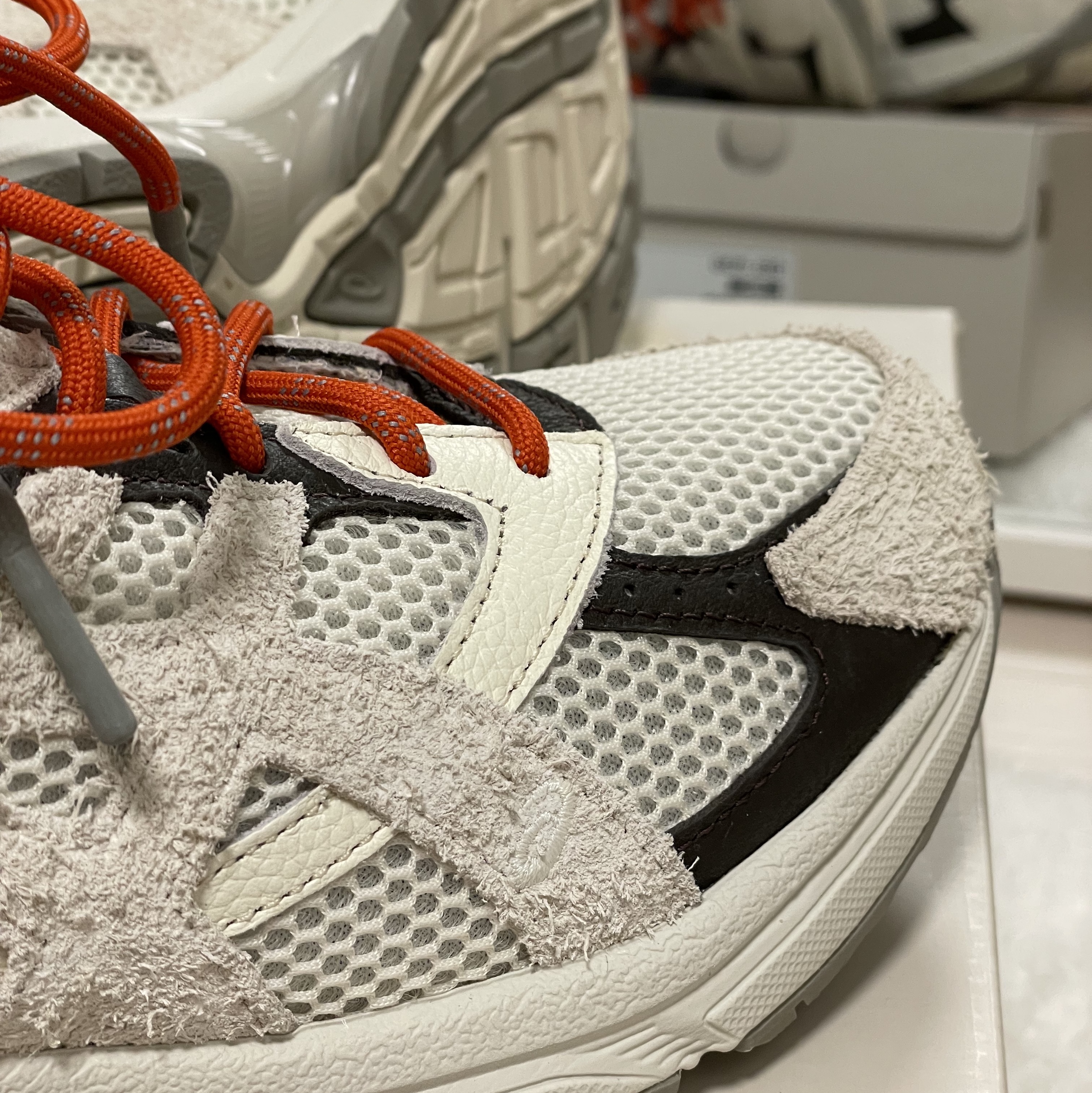 Asics x Hal Studios Gel-1130 MK-III Glacier 착용 스타일 - 1