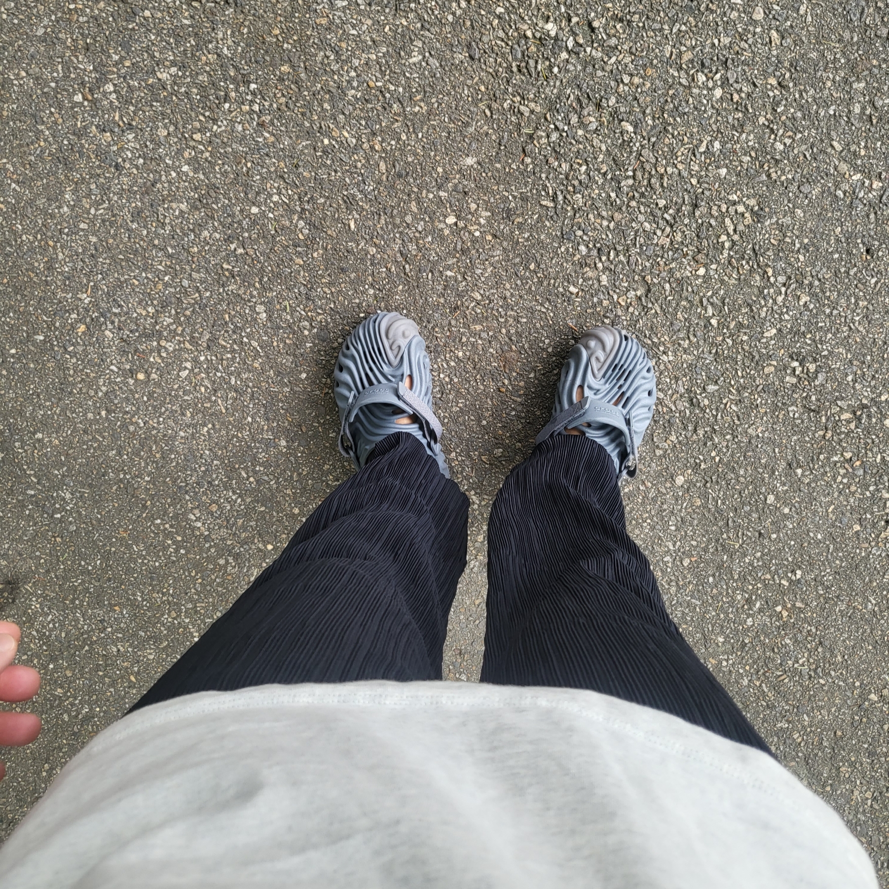Crocs x Salehe Bembury Pollex Clog Niagara 착용 스타일