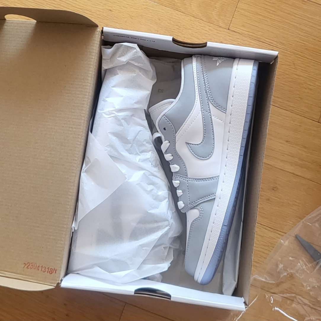 (W) Jordan 1 Low White Wolf Grey 착용 스타일