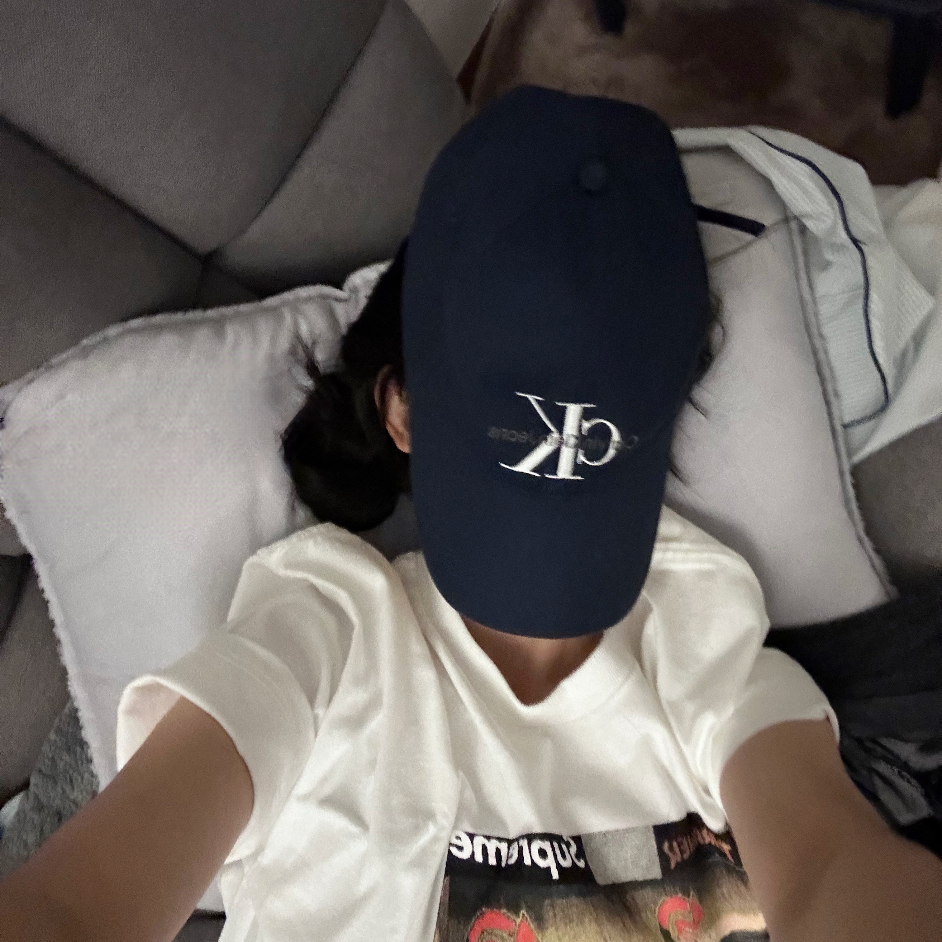 Supreme x Thrasher Game T-Shirt White - 21FW, Celine Small Wallet Triomphe in Shiny Calfskin Black 착용 스타일 - 1
