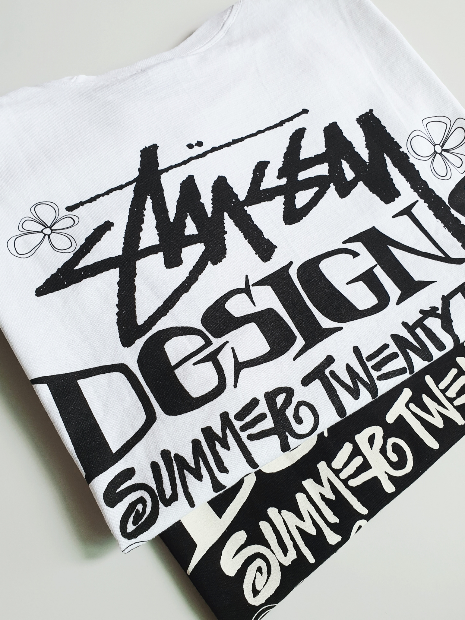 Stussy Summer LB T-Shirt White, Stussy Summer LB T-Shirt Black 착용 스타일