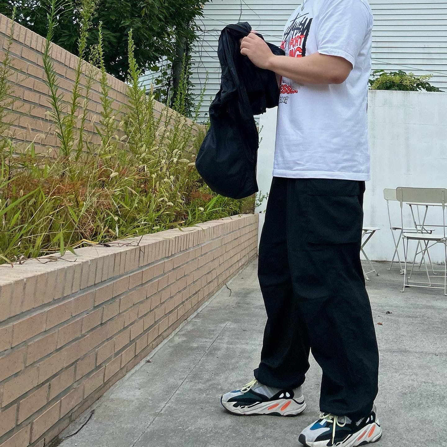 Stussy x Off-White 40 WT T-Shirt, Adidas Yeezy Boost 700 Wave Runner Solid Grey 2017/2019 착용 스타일 - 3
