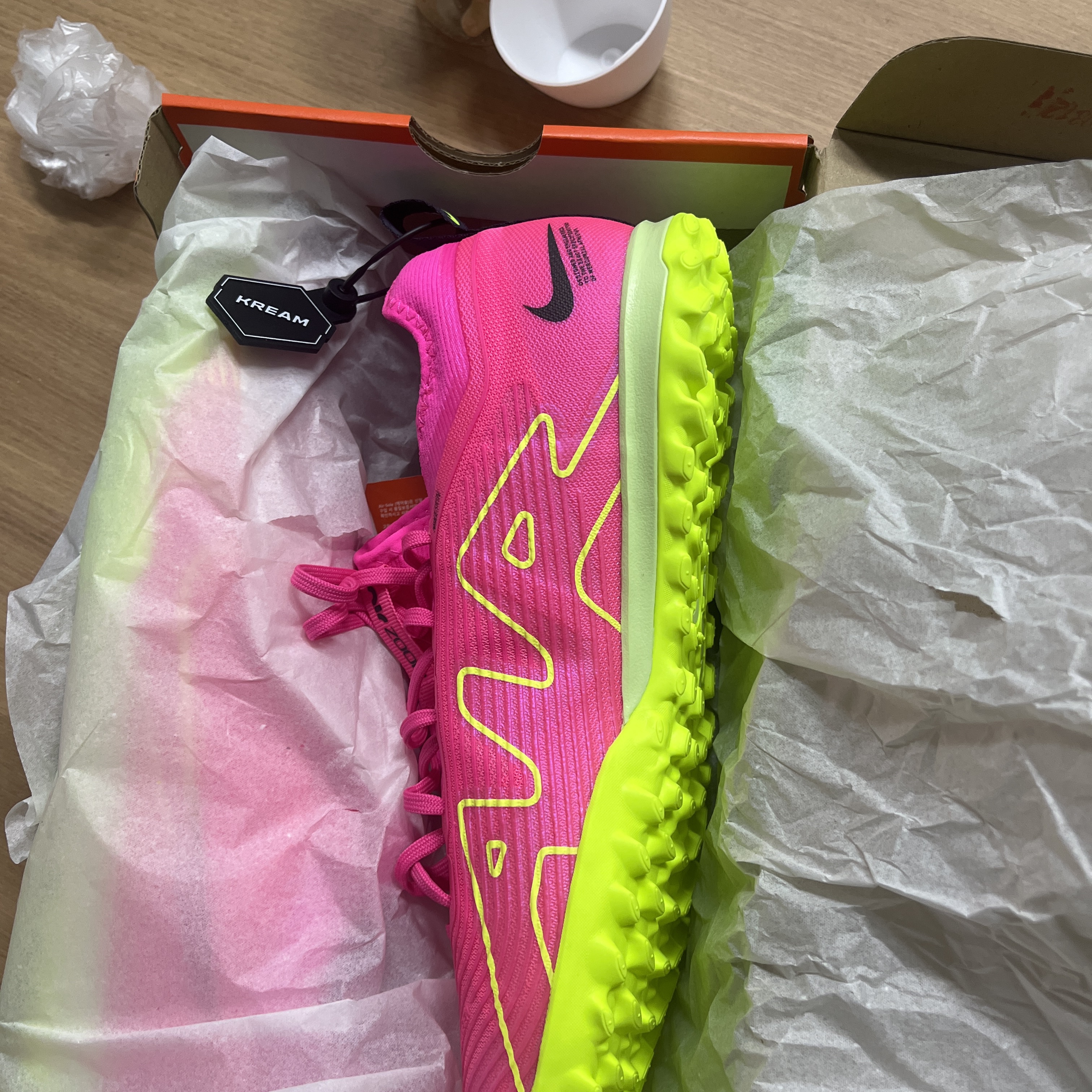 Nike Zoom Mercurial Vapor 15 Pro TF Pink Blast Volt 착용 스타일