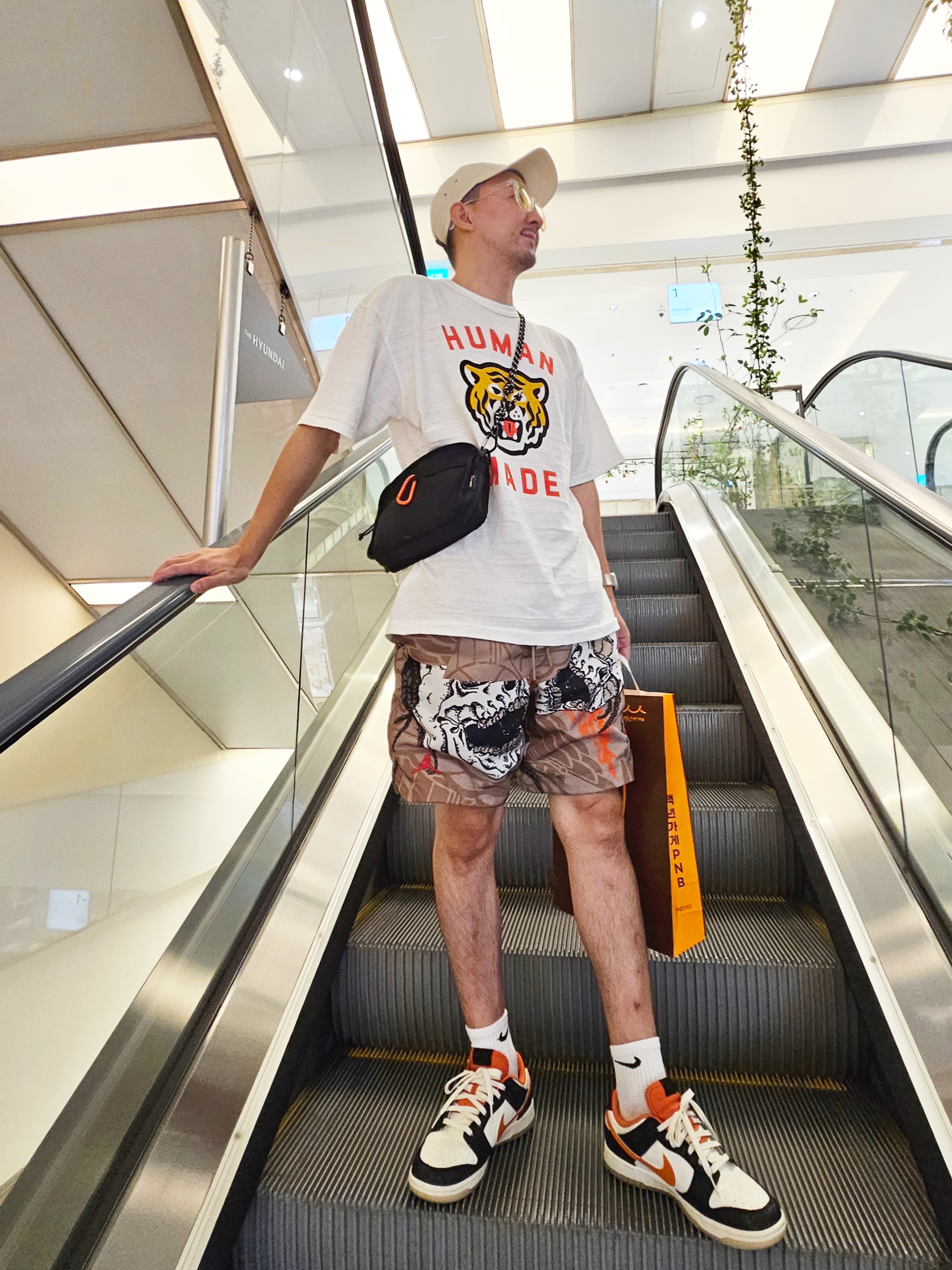 Supreme x Stone Island Reactive Ice Camo Ripstop Camp Cap Tan - 22SS, Human Made Graphic T-Shirt #05 White 착용 스타일