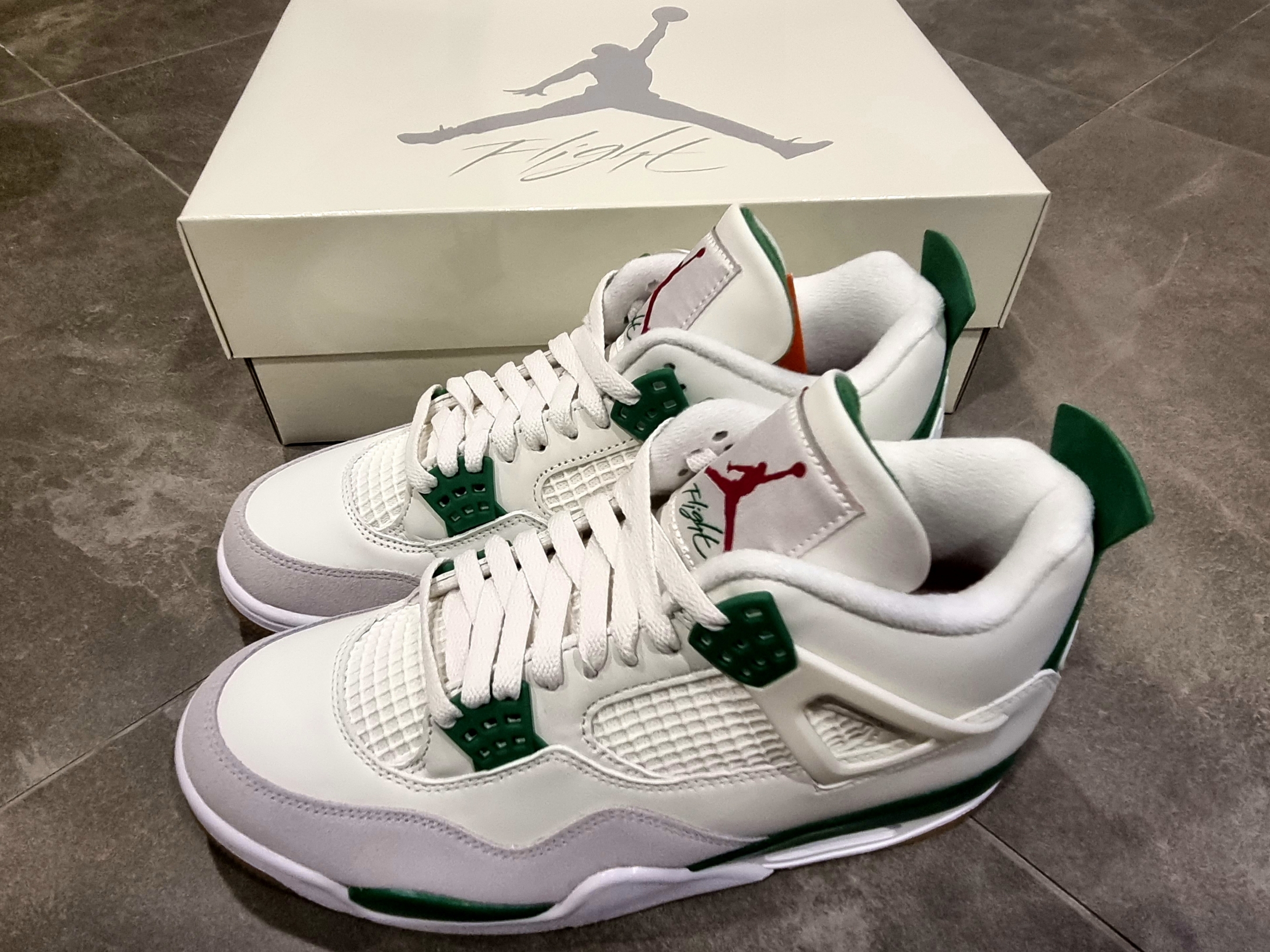 Jordan 4 x Nike SB Retro SP Pine Green 착용 스타일 - 5