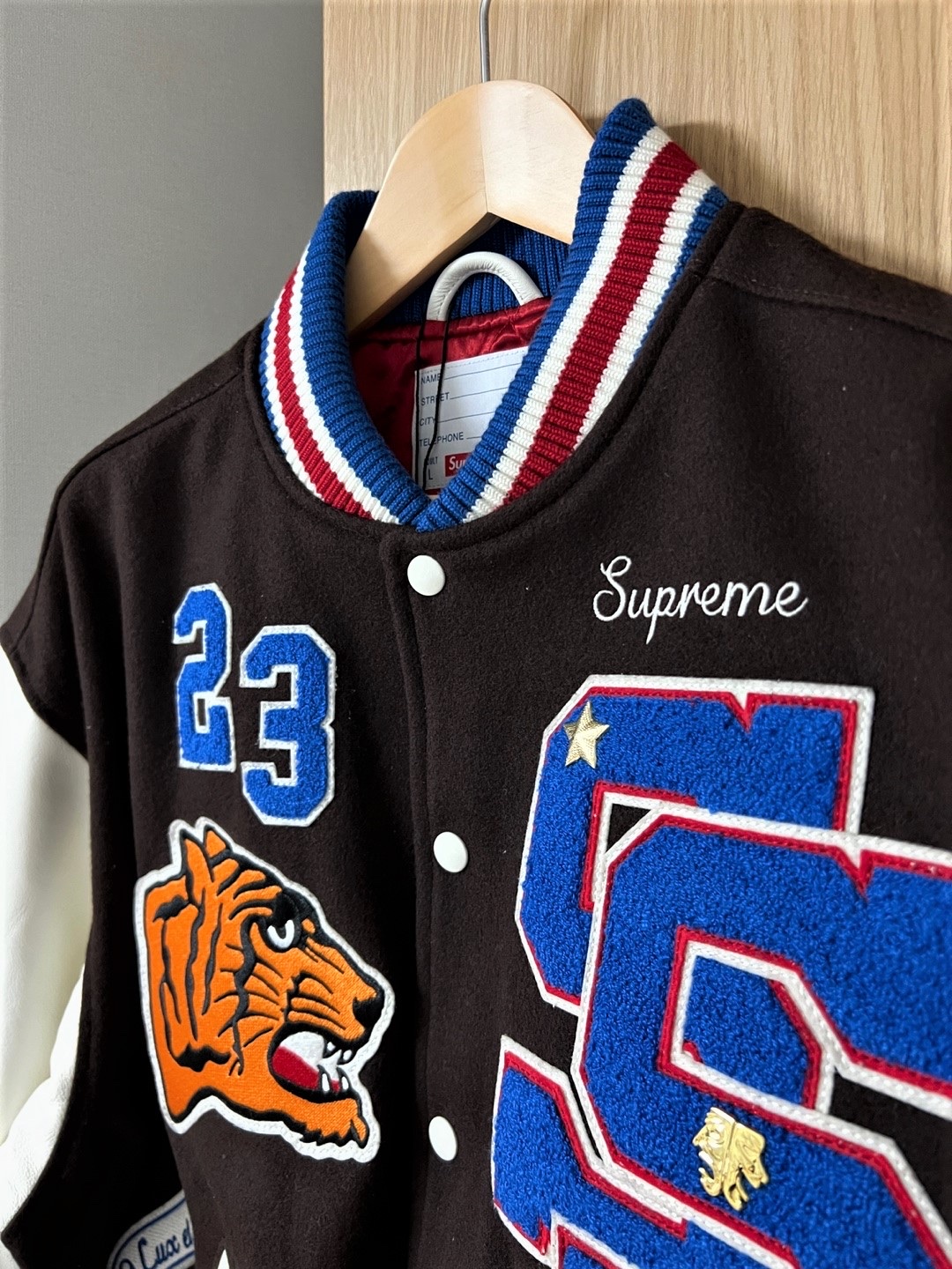 Supreme Tiger Varsity Jacket Brown - 23FW 착용 스타일 - 2