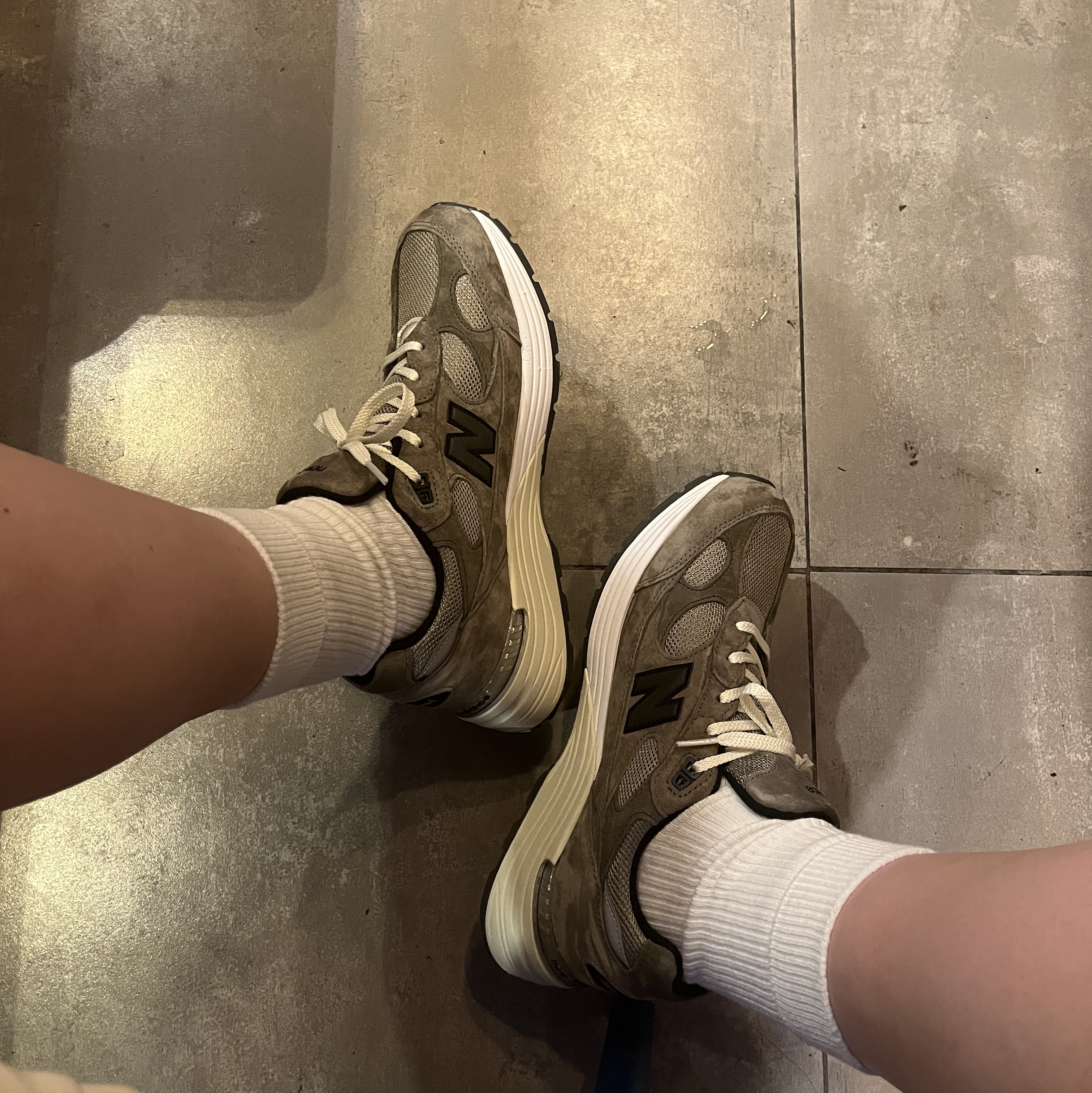 New Balance x JJJJound 992 Made in USA Grey 착용 스타일