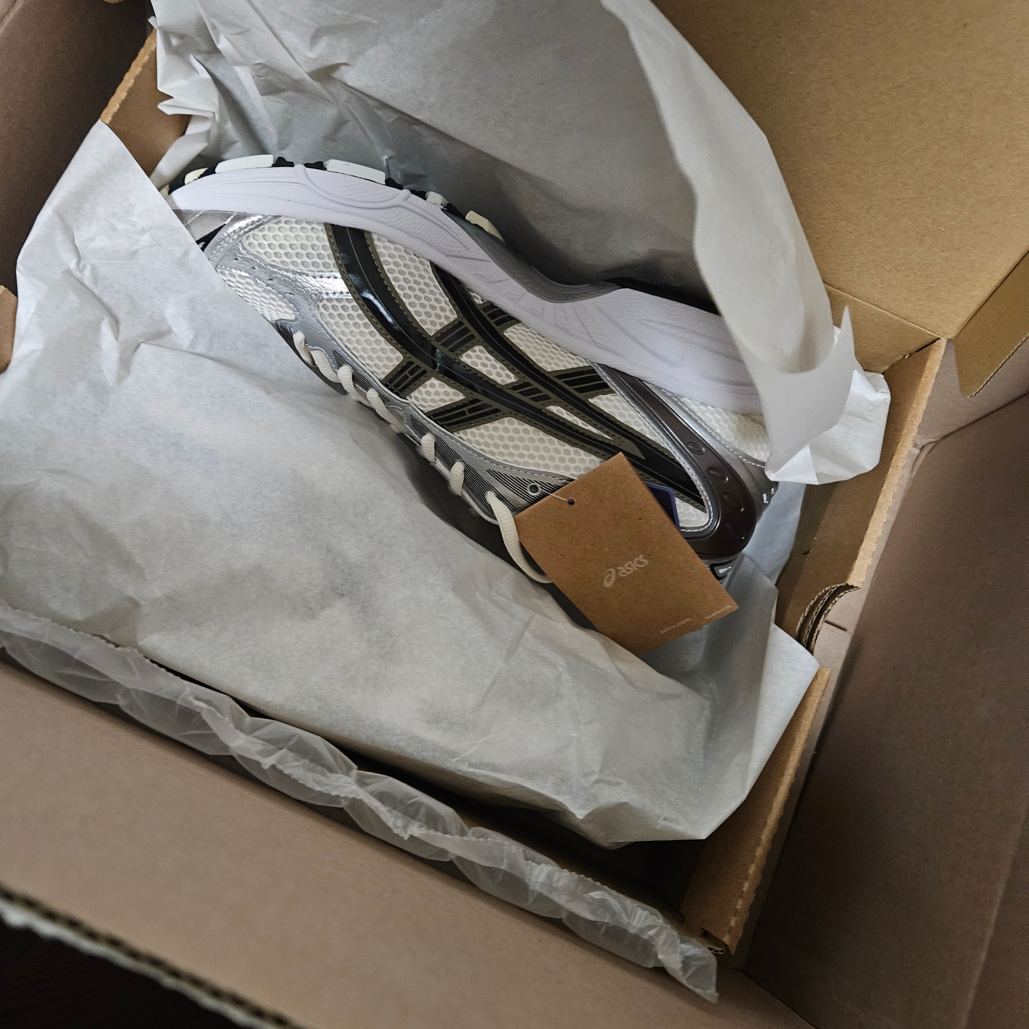 Asics Gel-Kayano 14 Cream Black 착용 스타일 - 4