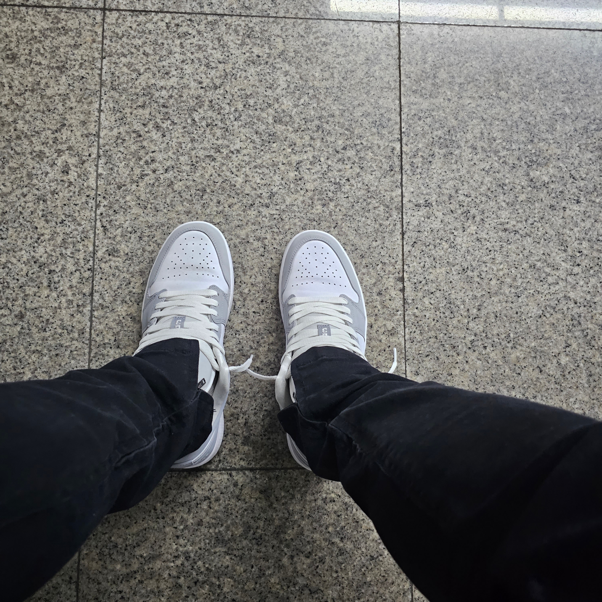 (W) Jordan 1 Low White Wolf Grey 착용 스타일