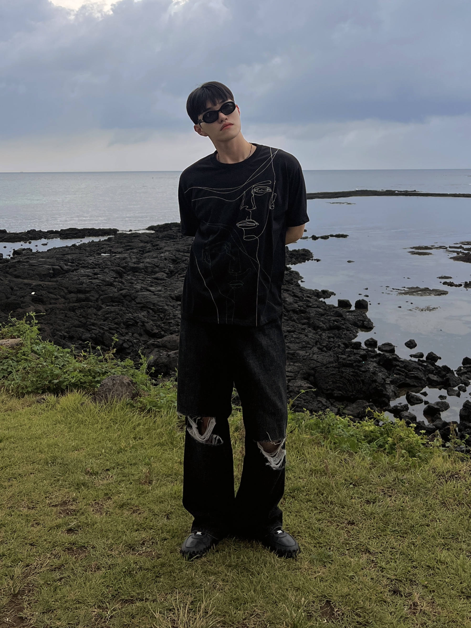 Maison Mihara Yasuhiro Blakey OG Sole Canvas Low-top Sneakers White, Nike x Jacquemus J Force 1 Low LX SP Black 착용 스타일 - 2