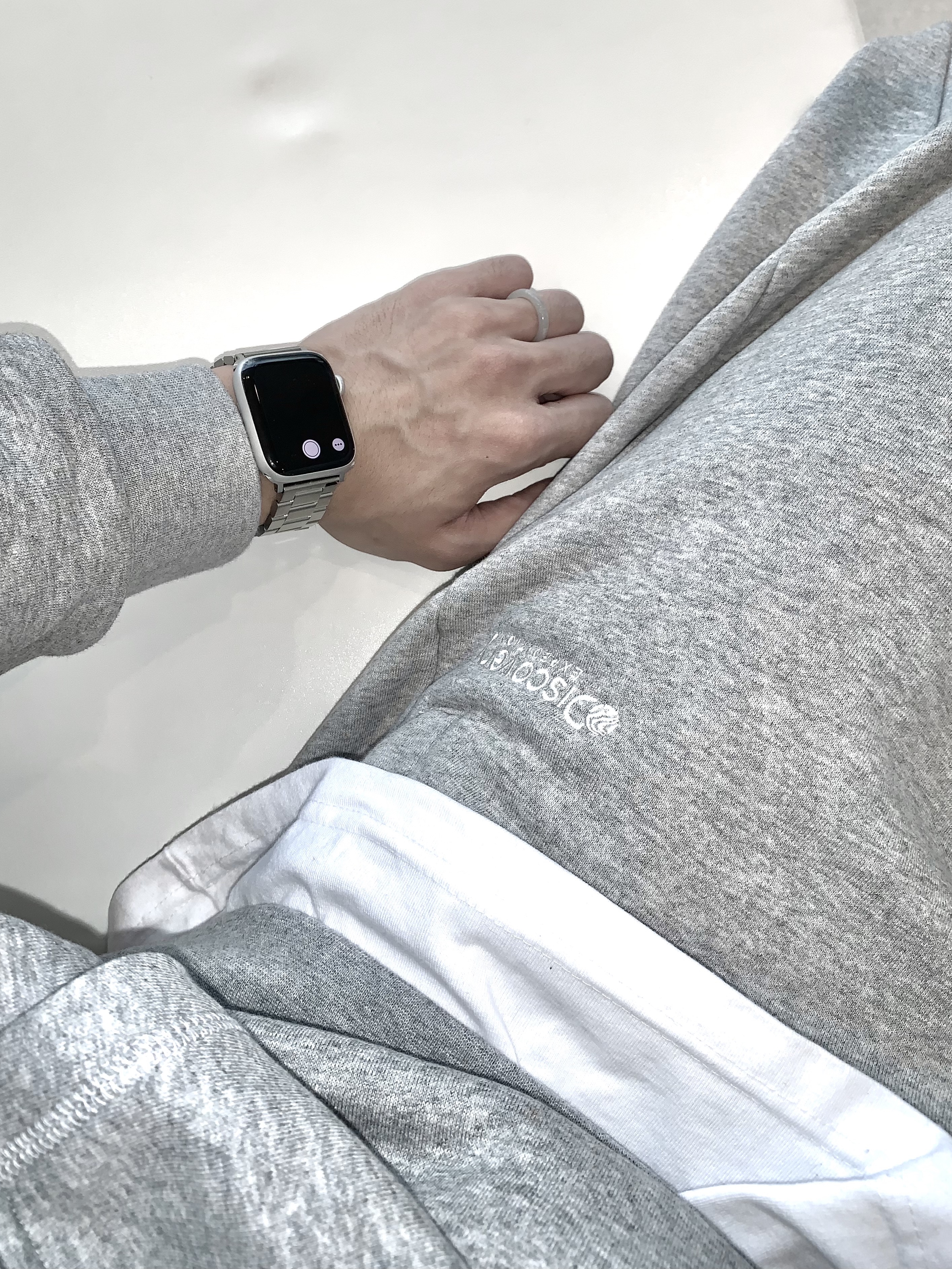 Asics Jog 100 S SMU Glacier Grey Pure Silver - 2E Wide, Apple Watch SE 44mm GPS Silver Aluminum Case with Sport Band White (Korean Ver.) 착용 스타일 - 5