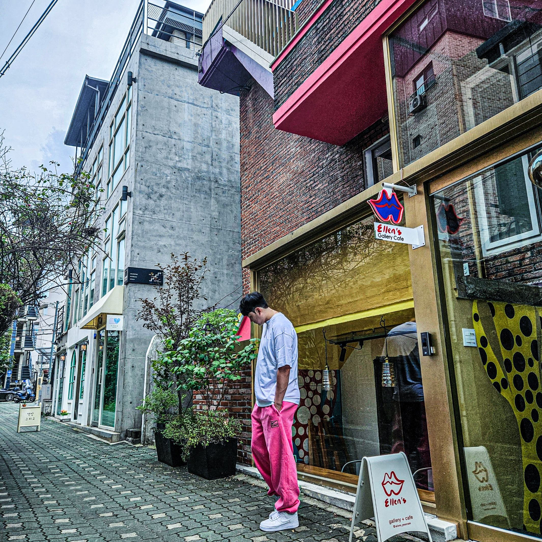 Nike x Stussy NRG Washed Fleece Pants Lotus PInk (DO5296-670), Nike x Drake Nocta Air Force 1 Low SP Certified Lover Boy White 착용 스타일 - 2