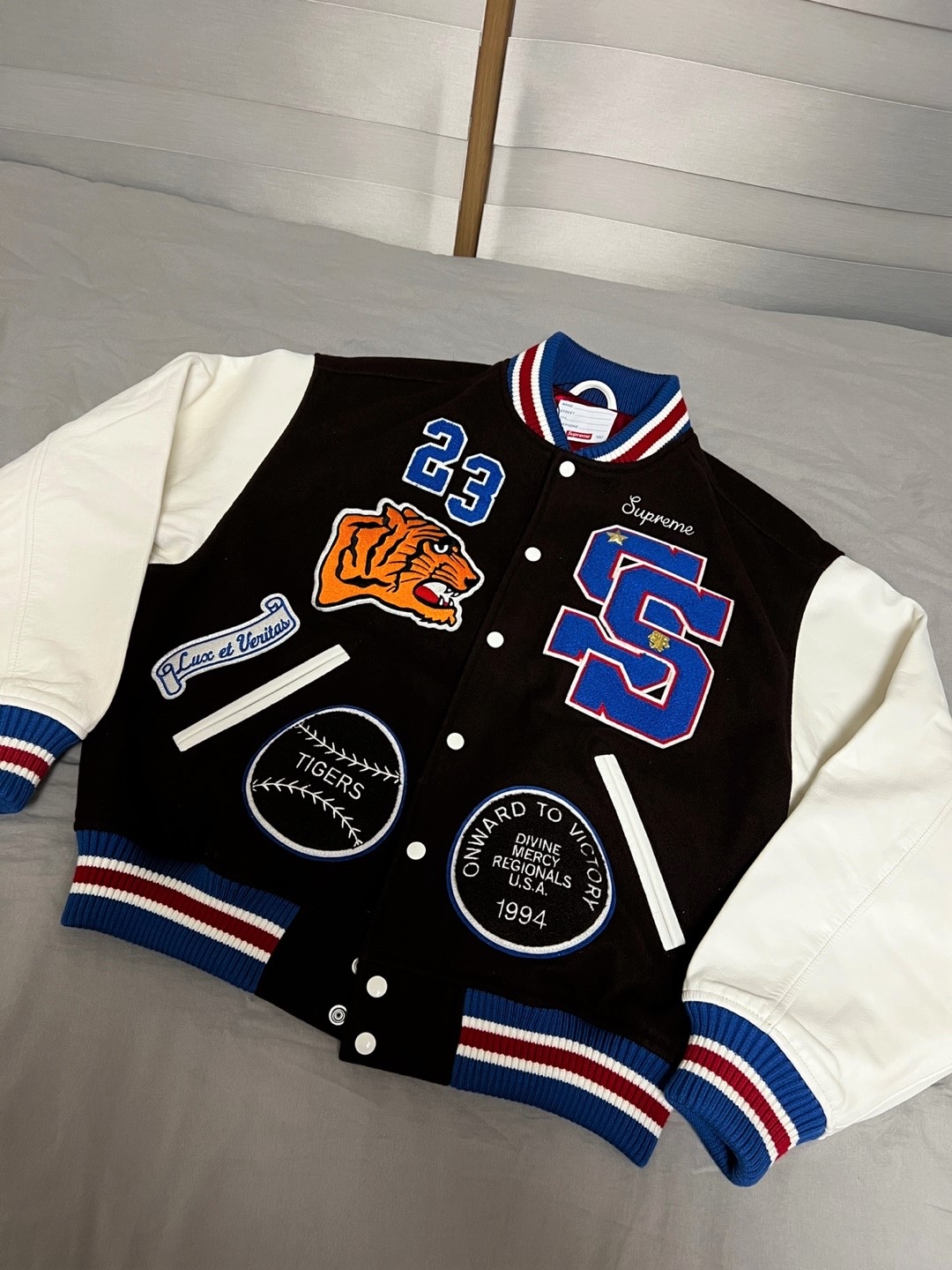 Supreme Tiger Varsity Jacket Brown - 23FW 착용 스타일