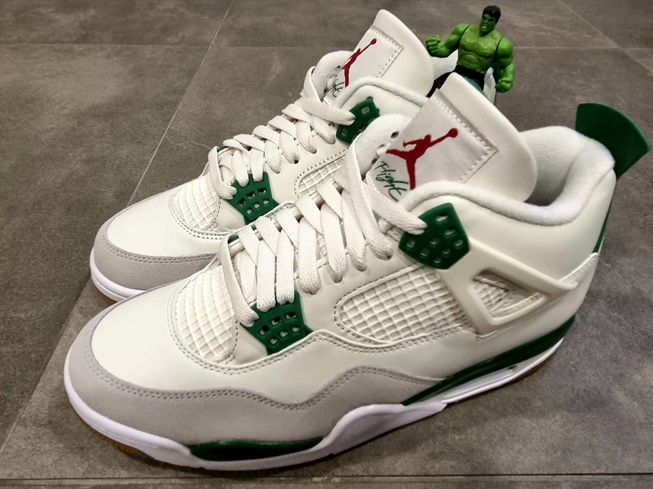 Jordan 4 x Nike SB Retro SP Pine Green 착용 스타일 - 1