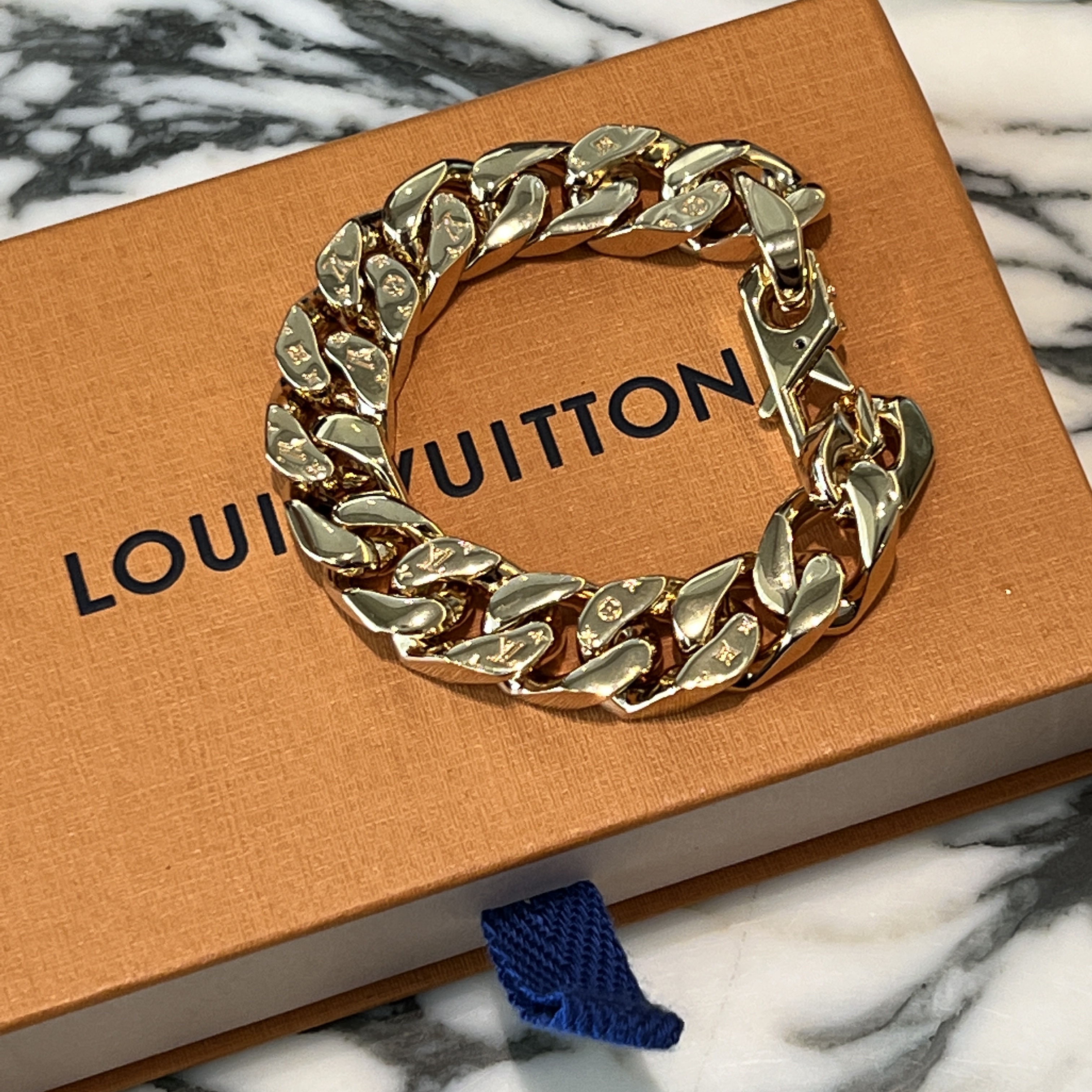 Louis Vuitton Chain Links Bracelet Gold 착용 스타일