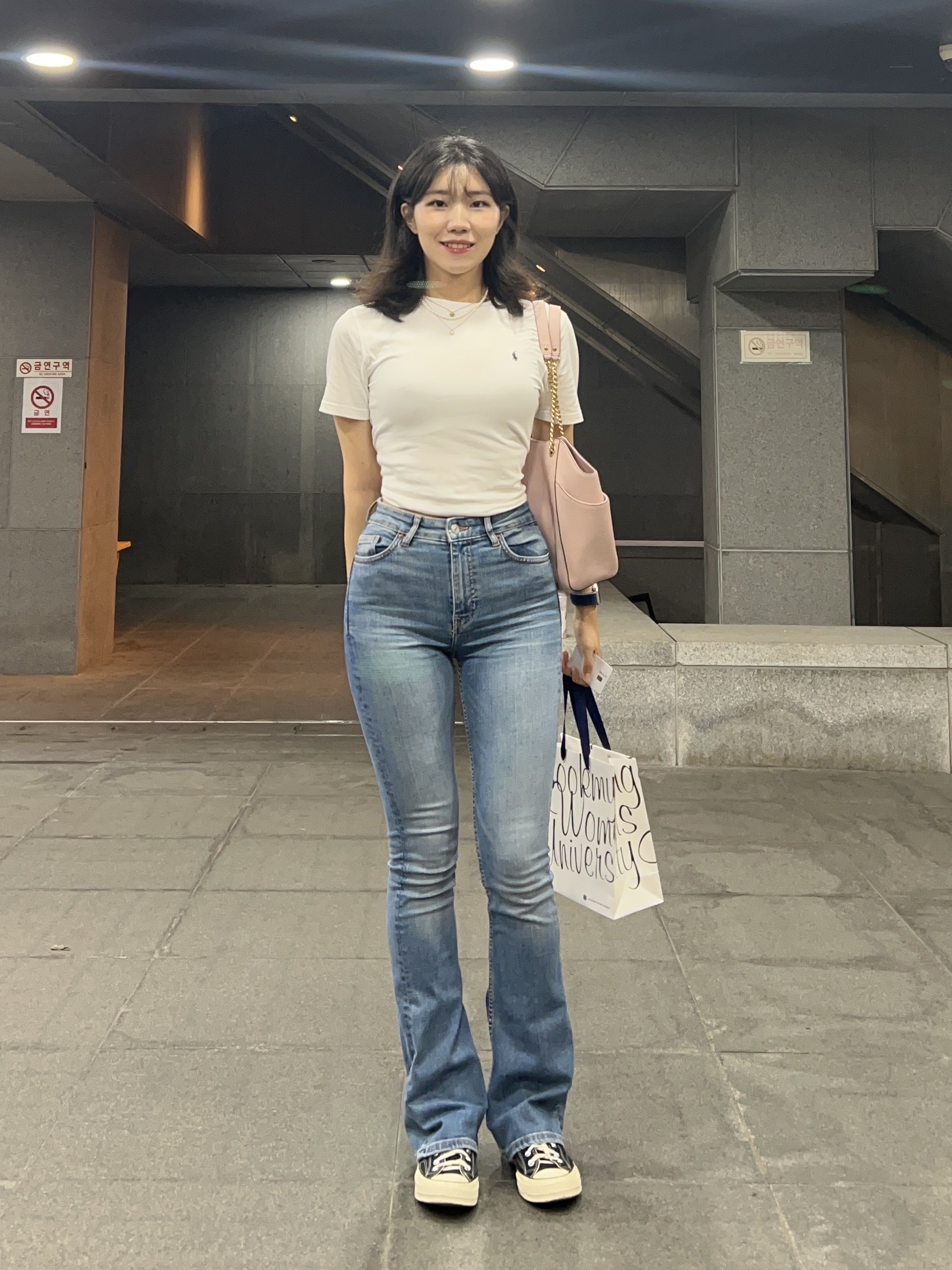 Converse Chuck 70 Ox Black - Standard, Apple Watch Series 8 41mm GPS Silver Aluminium Case with Sport Band White (Korean Ver.) 착용 스타일 - 2