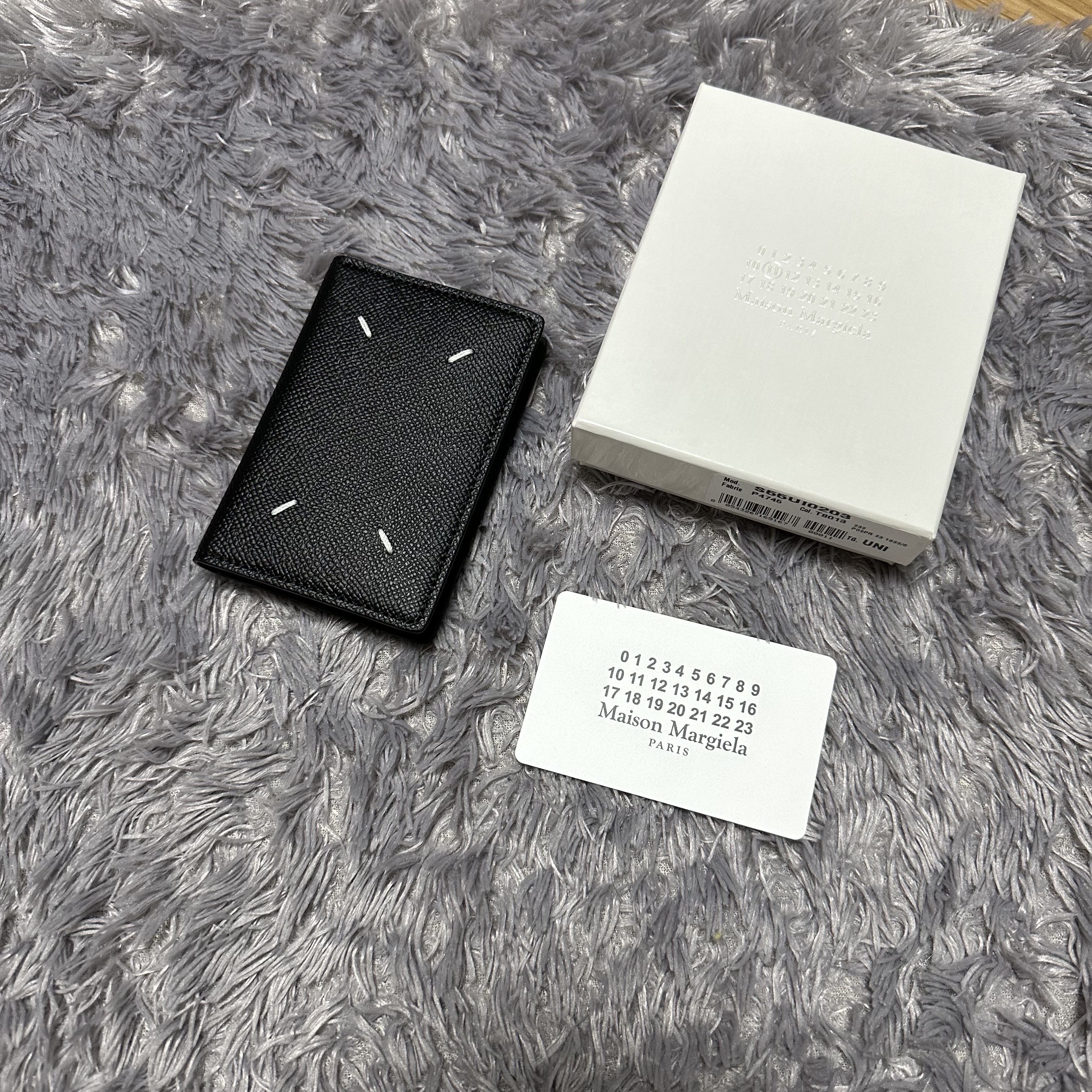 Maison Margiela Leather Bi-Fold Card Holder Black 착용 스타일