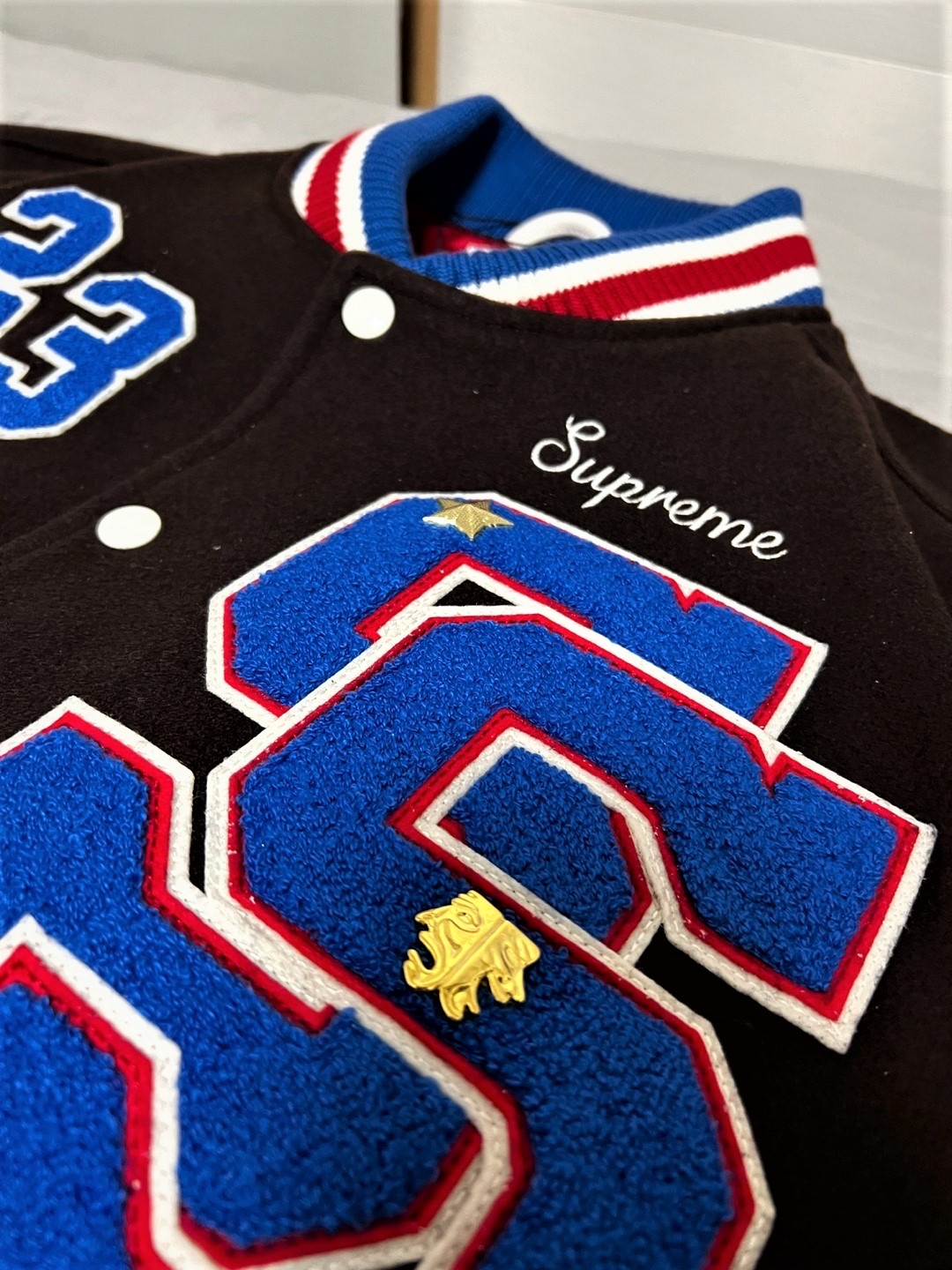 Supreme Tiger Varsity Jacket Brown - 23FW 착용 스타일