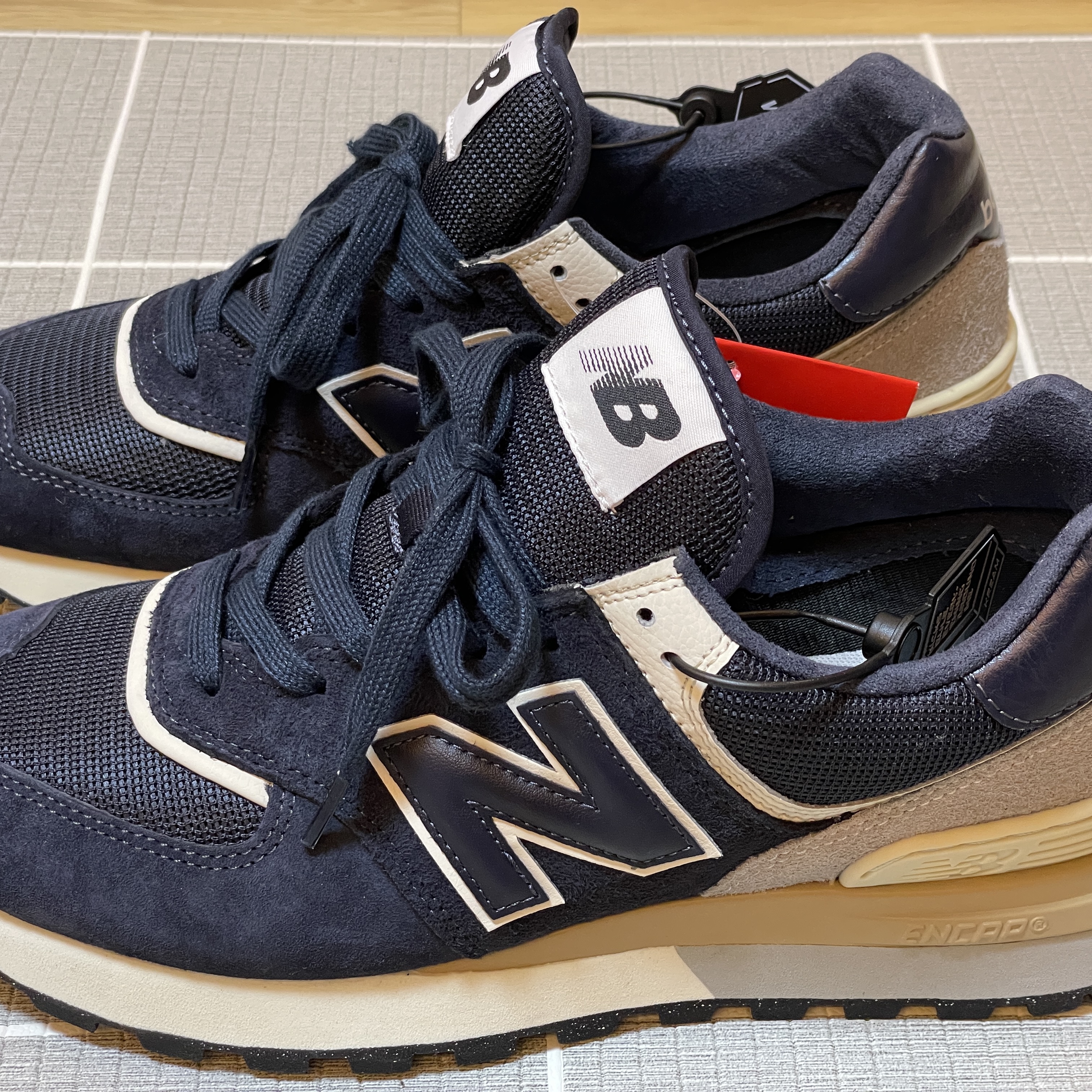 New Balance 574 Legacy Blue Navy 착용 스타일 - 5