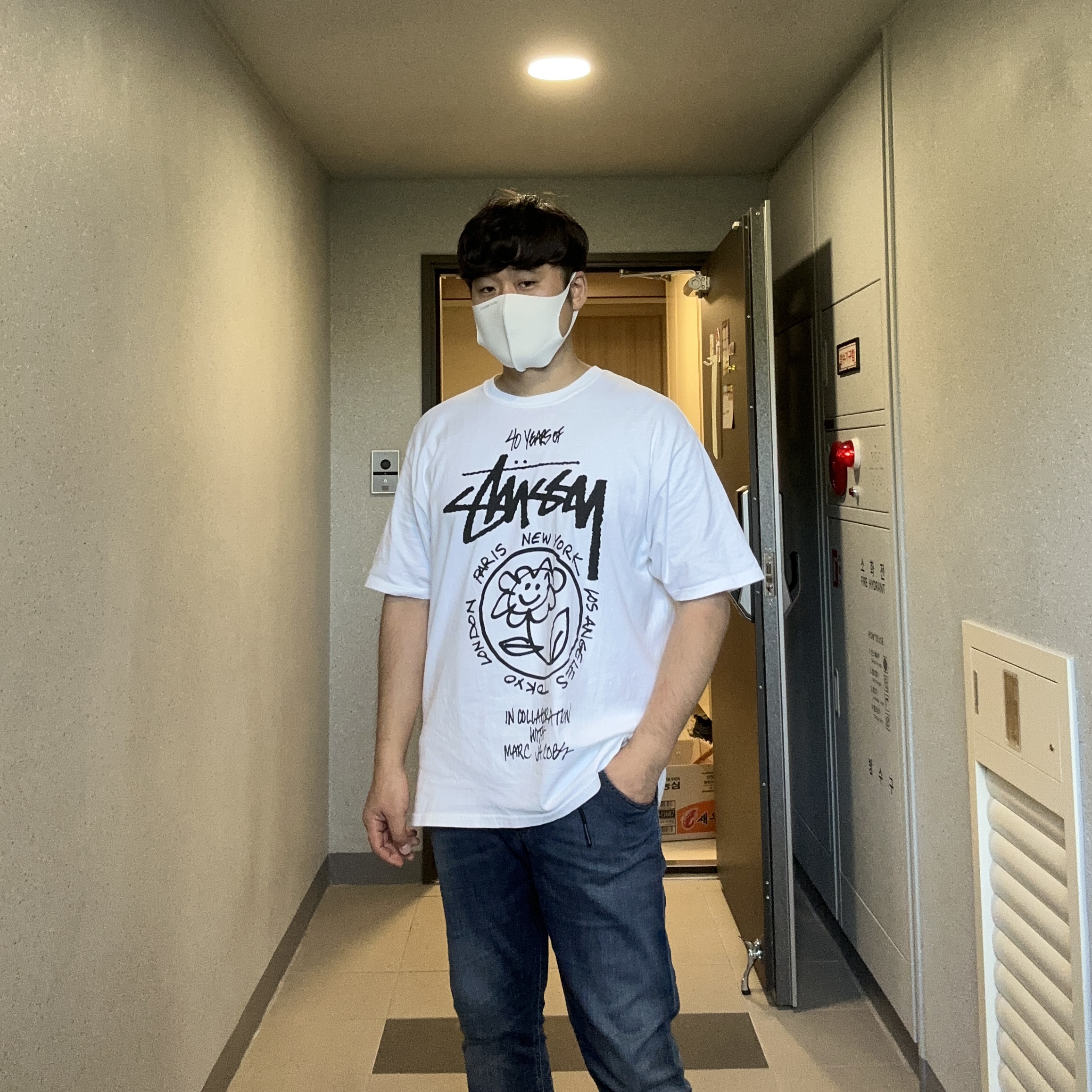 Stussy x Marc Jacobs 40 WT T-Shirt 착용 스타일