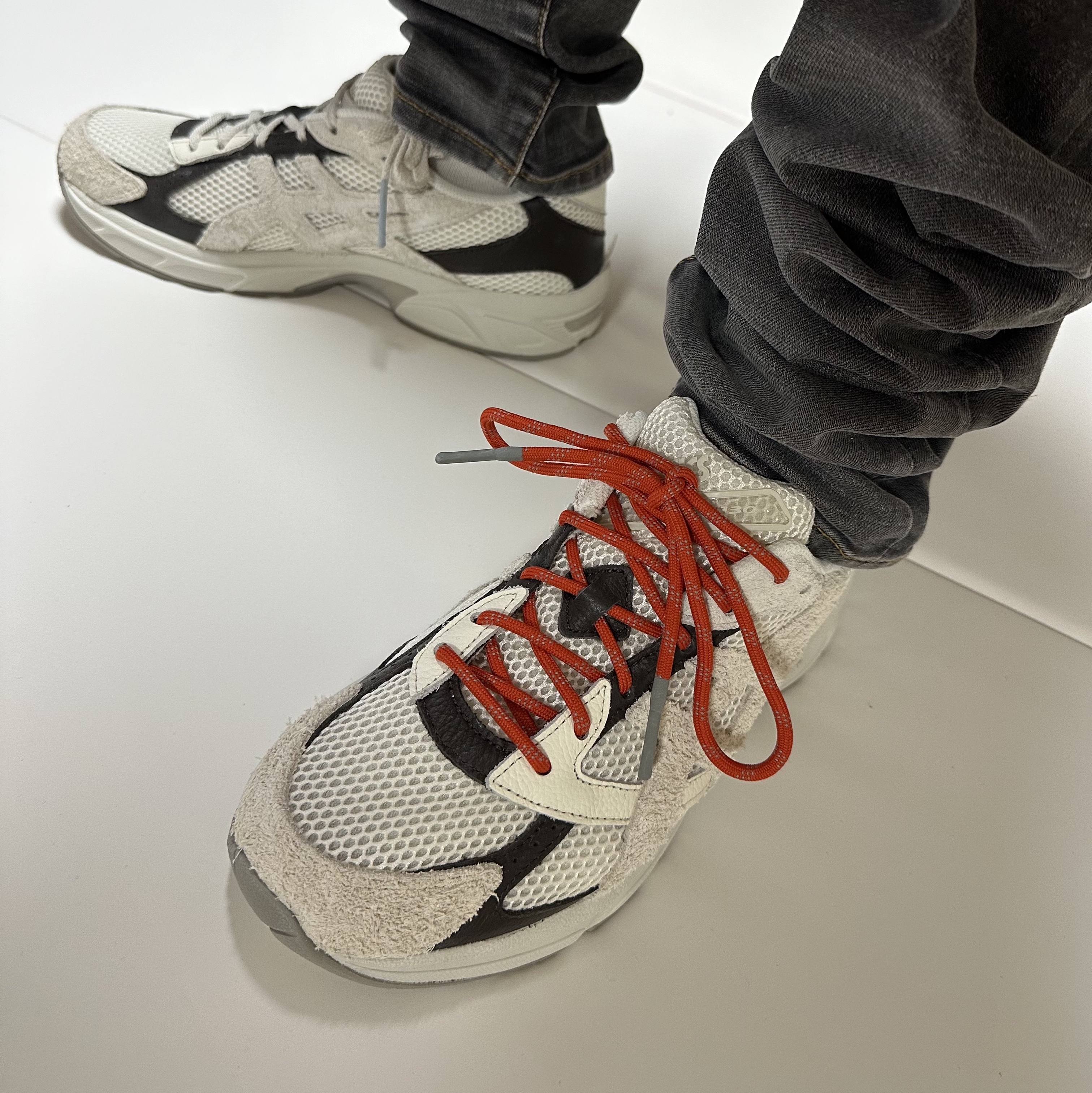 Asics x Hal Studios Gel-1130 MK-III Glacier 착용 스타일 - 1
