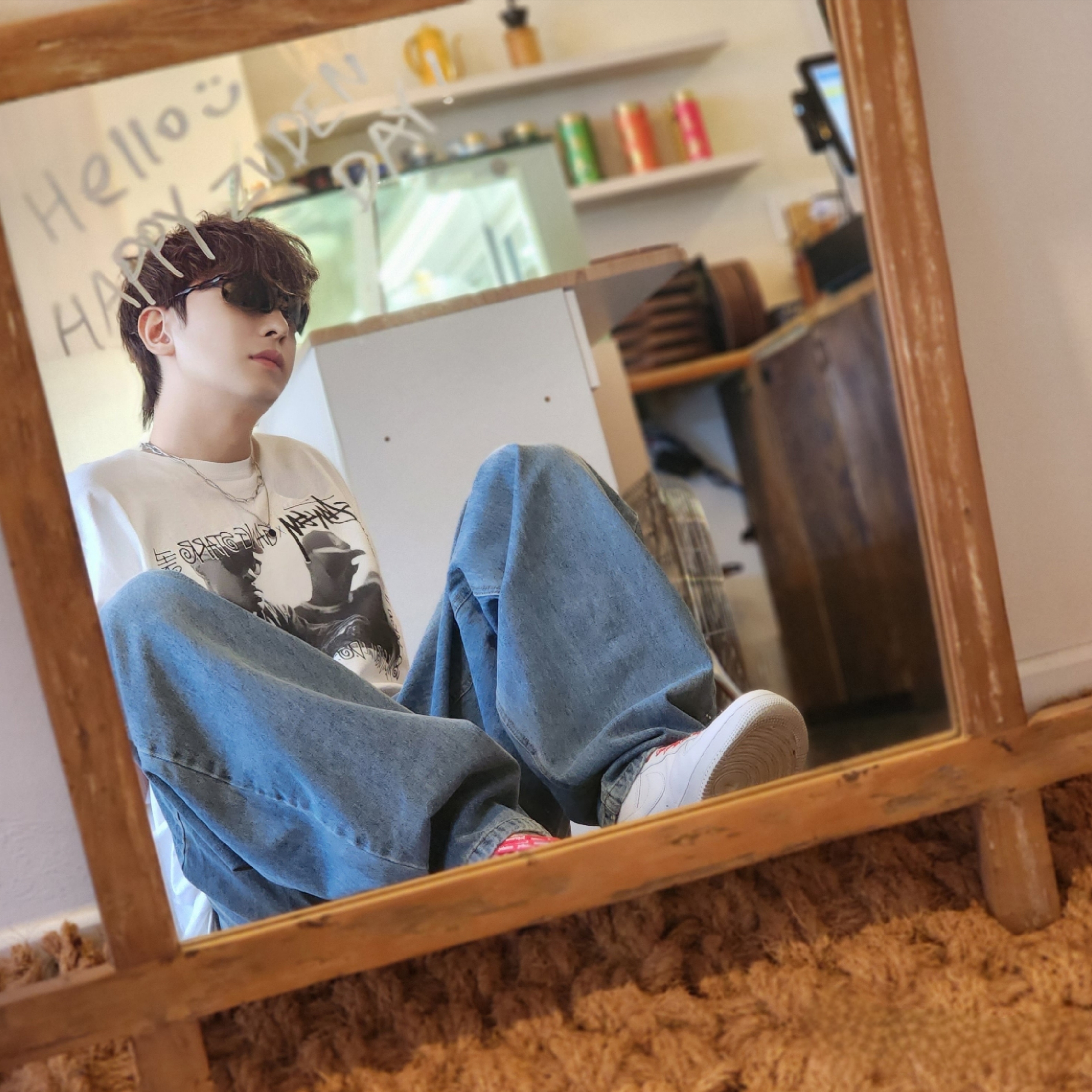 Nike x Supreme Air Force 1 Low White, Stussy x Gang Starr Take It Personal T-Shirt White 착용 스타일 - 1