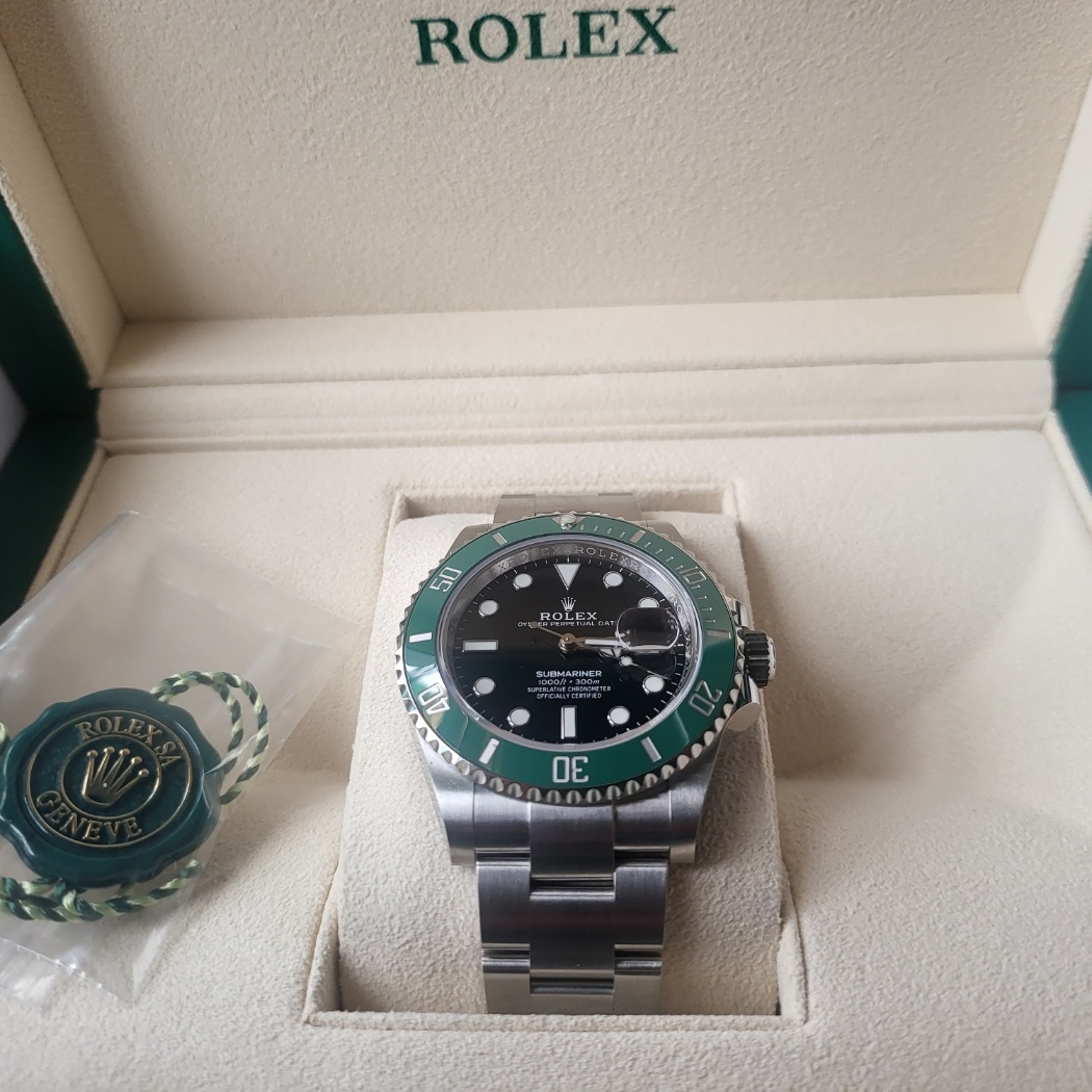 Rolex Submariner Date 41mm 126610LV Black Oyster 착용 스타일