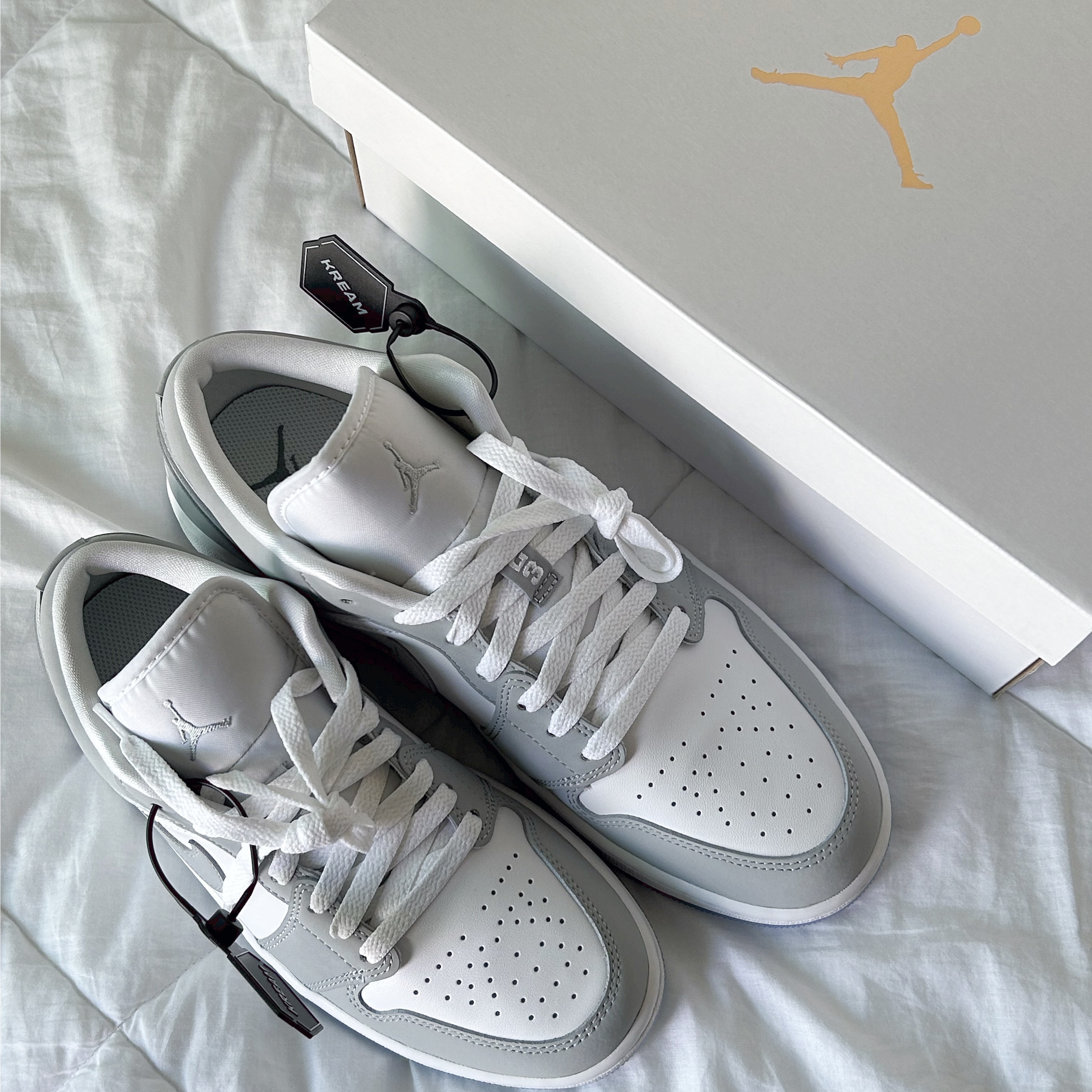 (W) Jordan 1 Low White Wolf Grey 착용 스타일