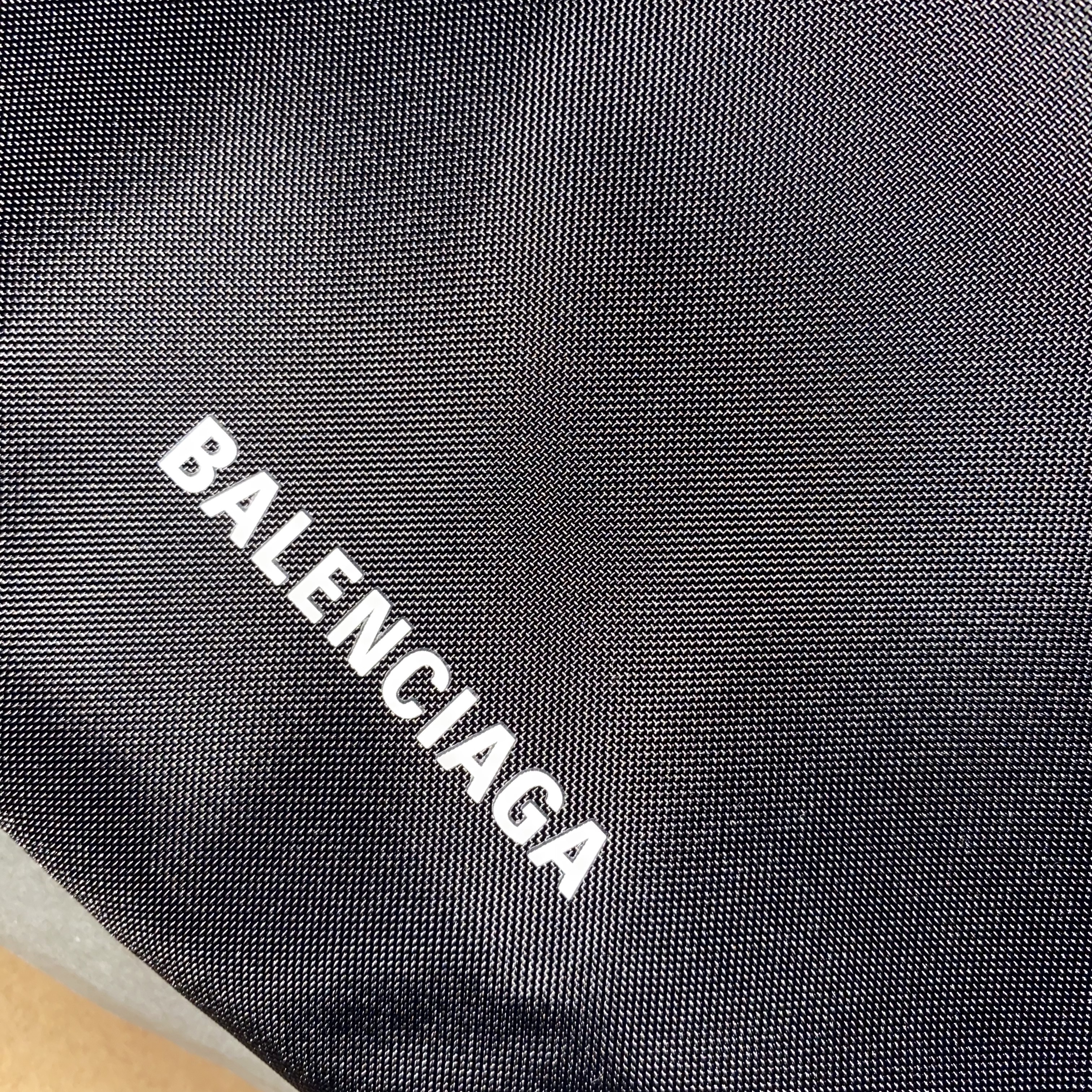 Balenciaga 3XL Sneakers Light Beige 착용 스타일 - 4