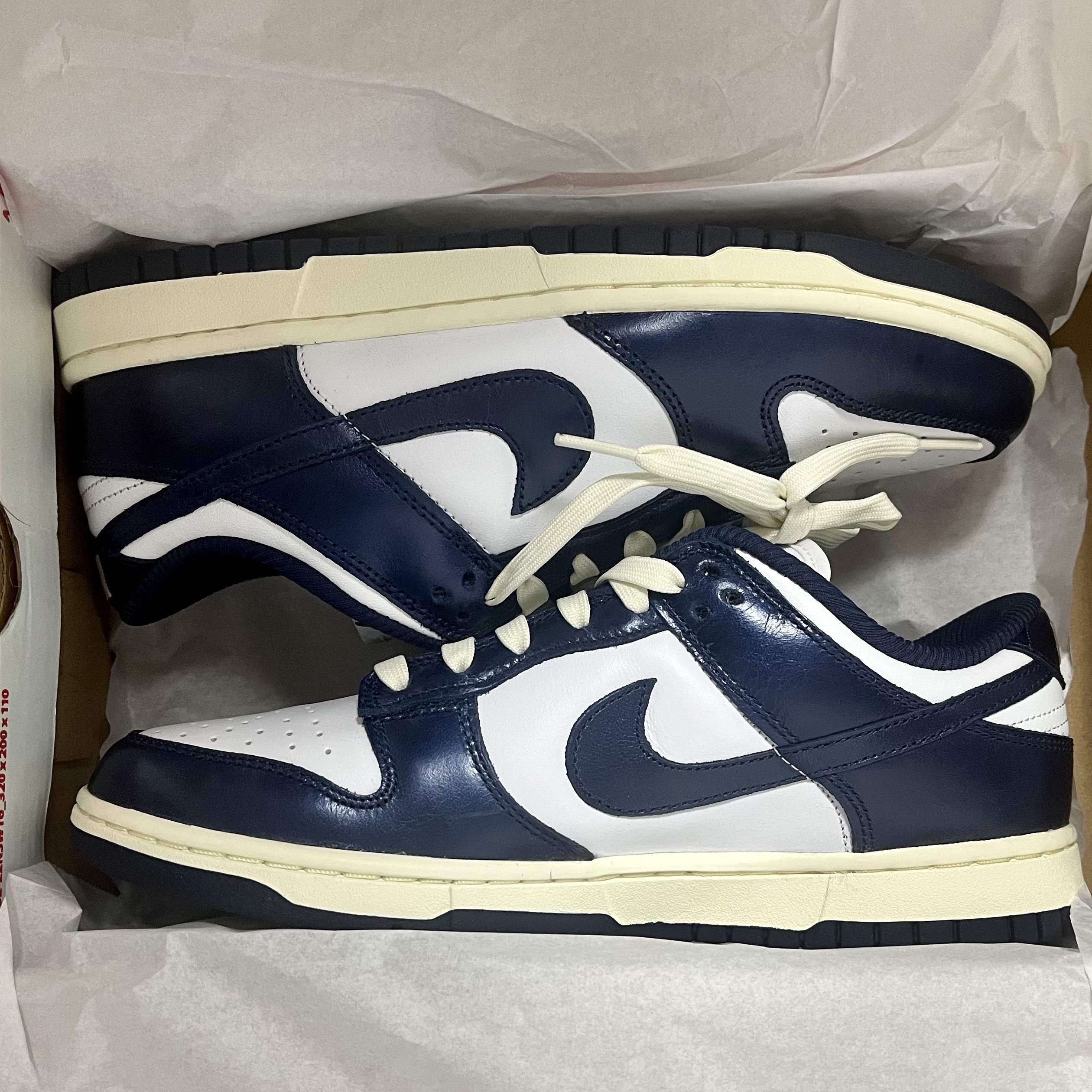 (W) Nike Dunk Low PRM Midnight Navy and White 착용 스타일