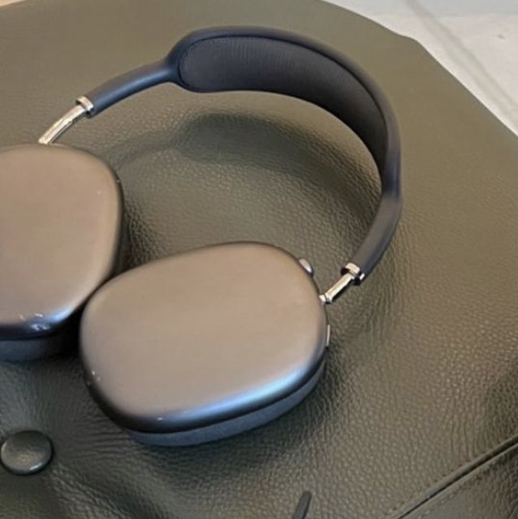 Apple AirPods Max Lightning Space Gray (Korean Ver.) 착용 스타일