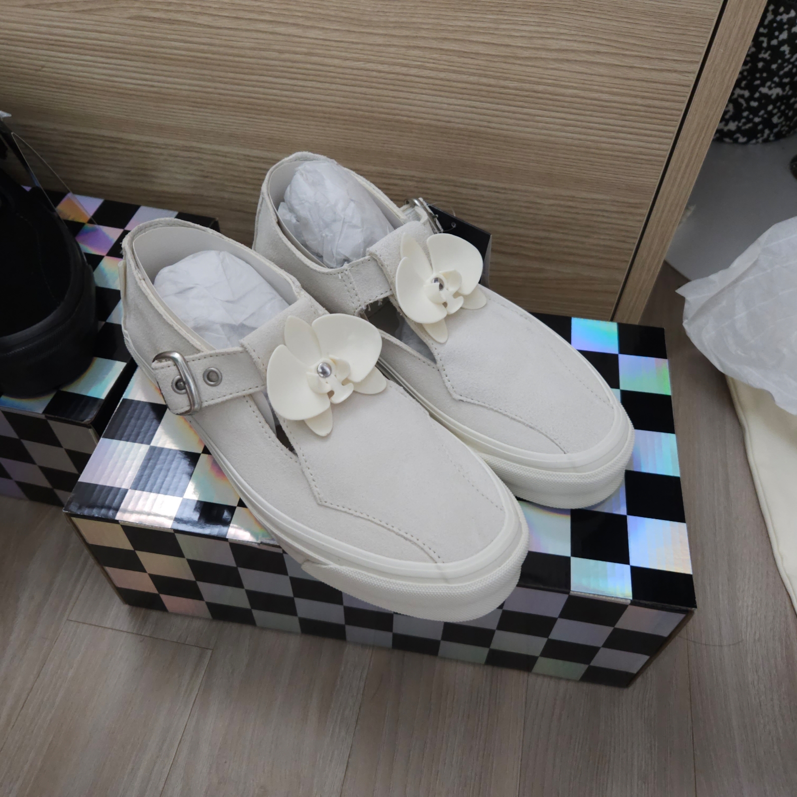 Vans Vault x Goodfight OG Style 93 LX Cream White 착용 스타일 - 1