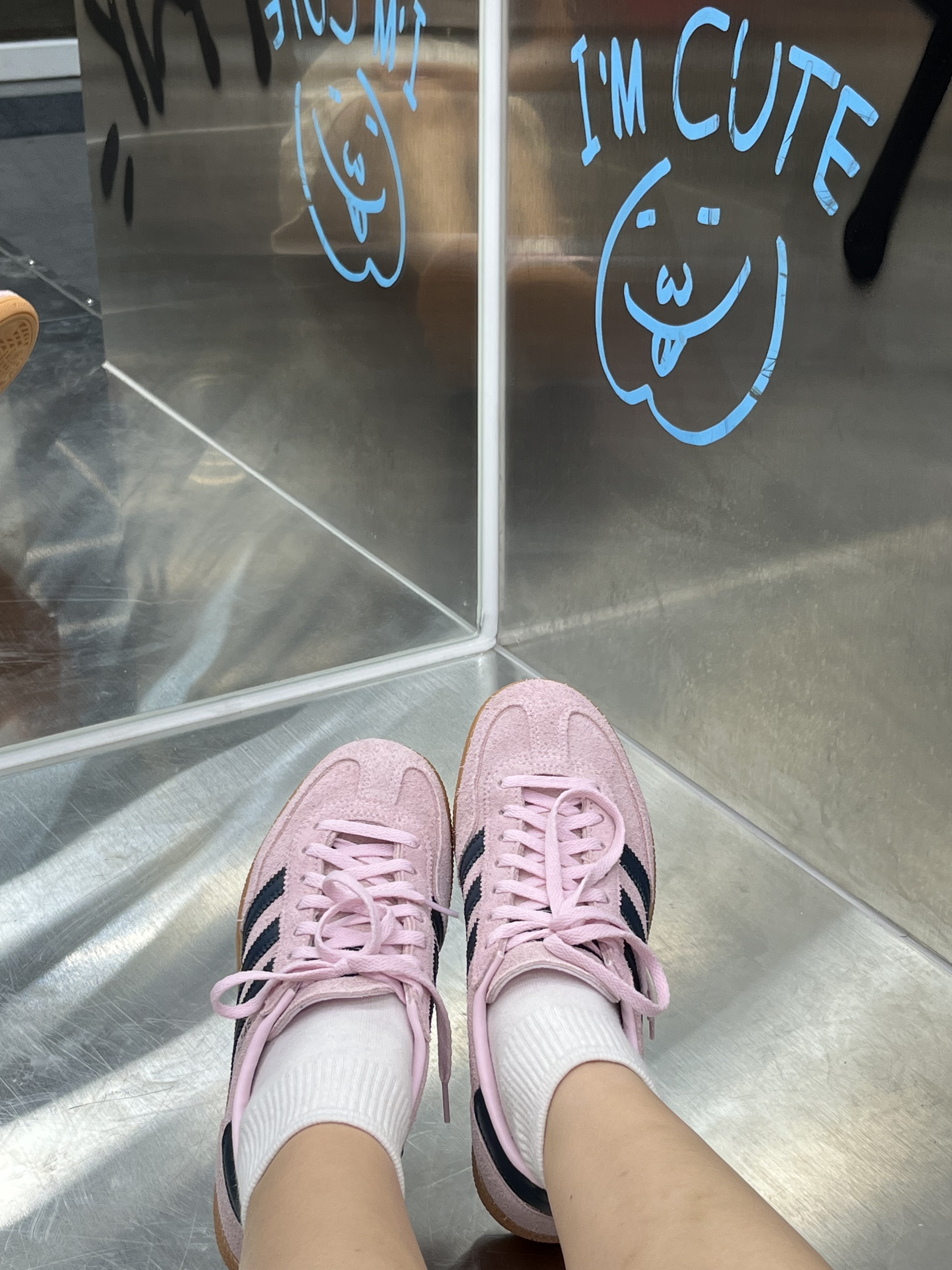 (W) Adidas Spezial Handball Clear Pink 착용 스타일 - 1