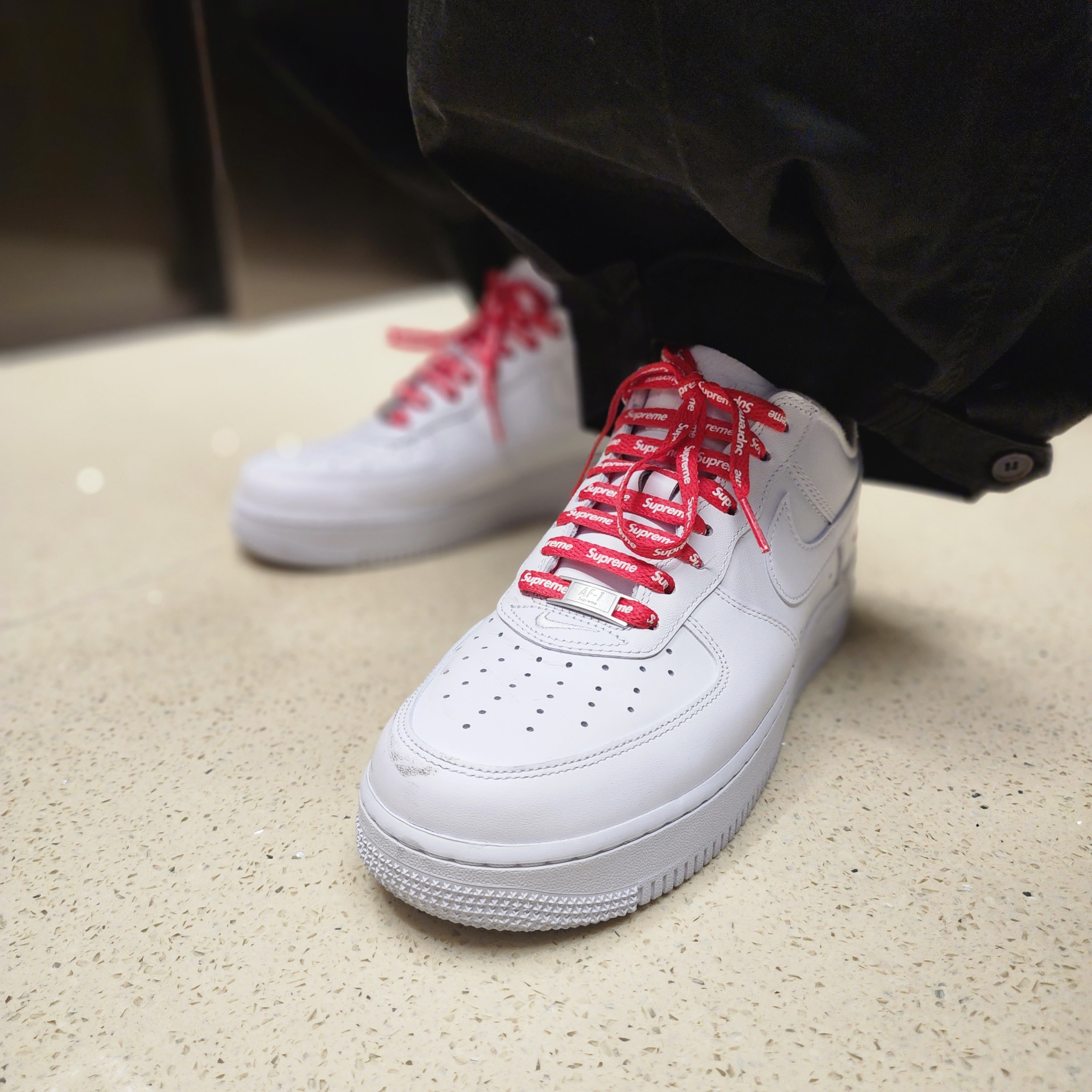 Nike x Supreme Air Force 1 Low White 착용 스타일