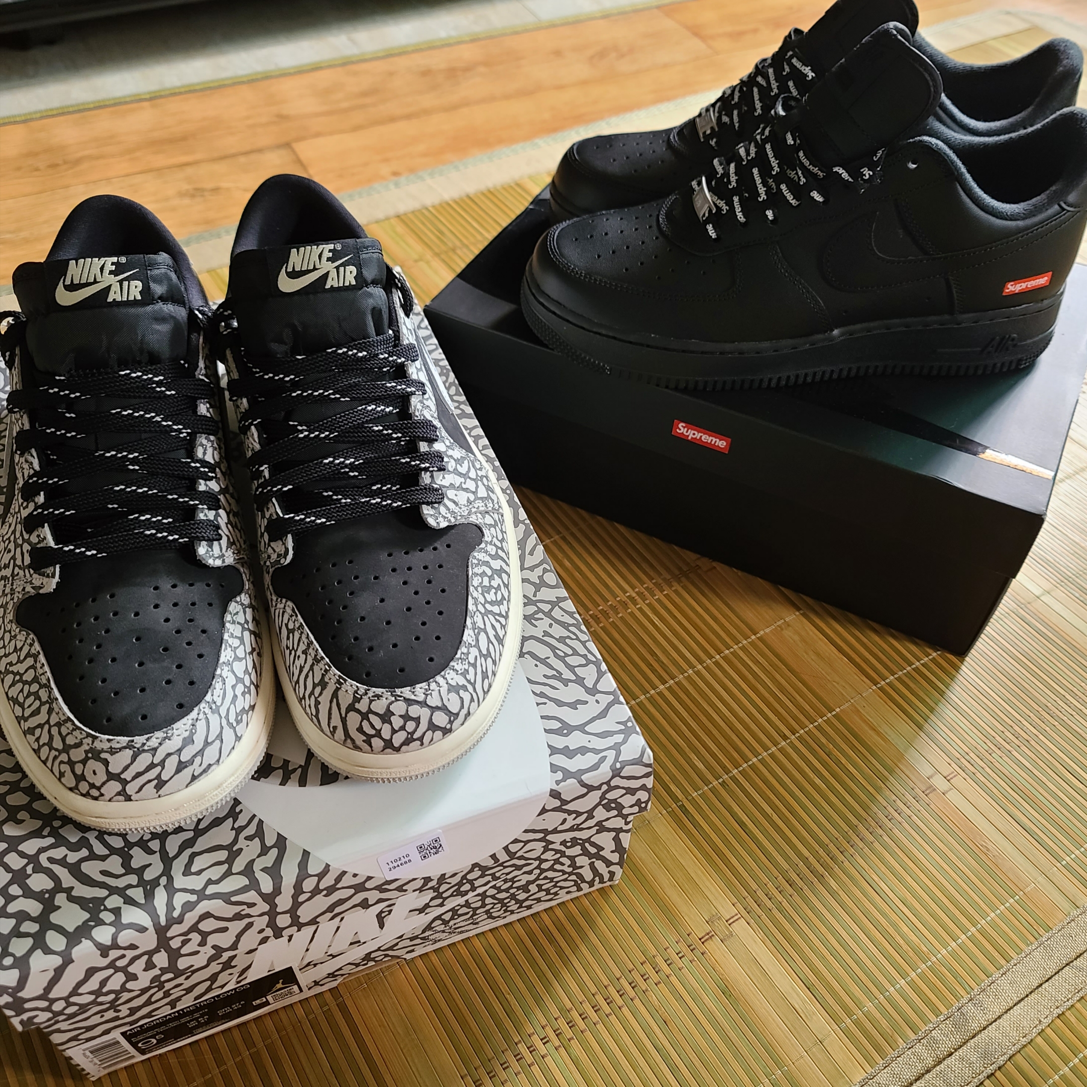 Jordan 1 Retro Low OG Black Cement, Nike x Supreme Air Force 1 Low Black 착용 스타일