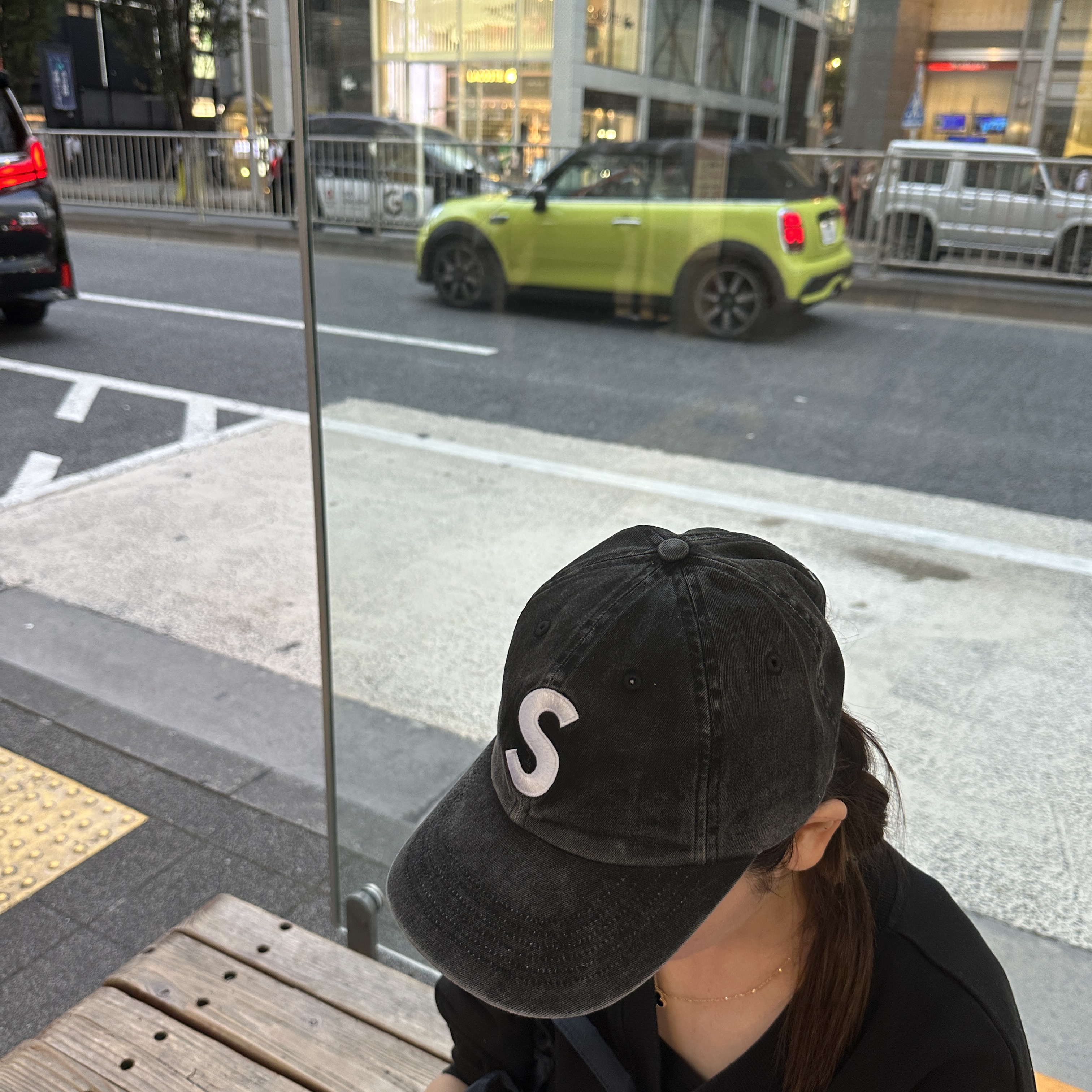 Supreme Pigment Print S Logo 6-Panel Black - 23FW 착용 스타일 - 2