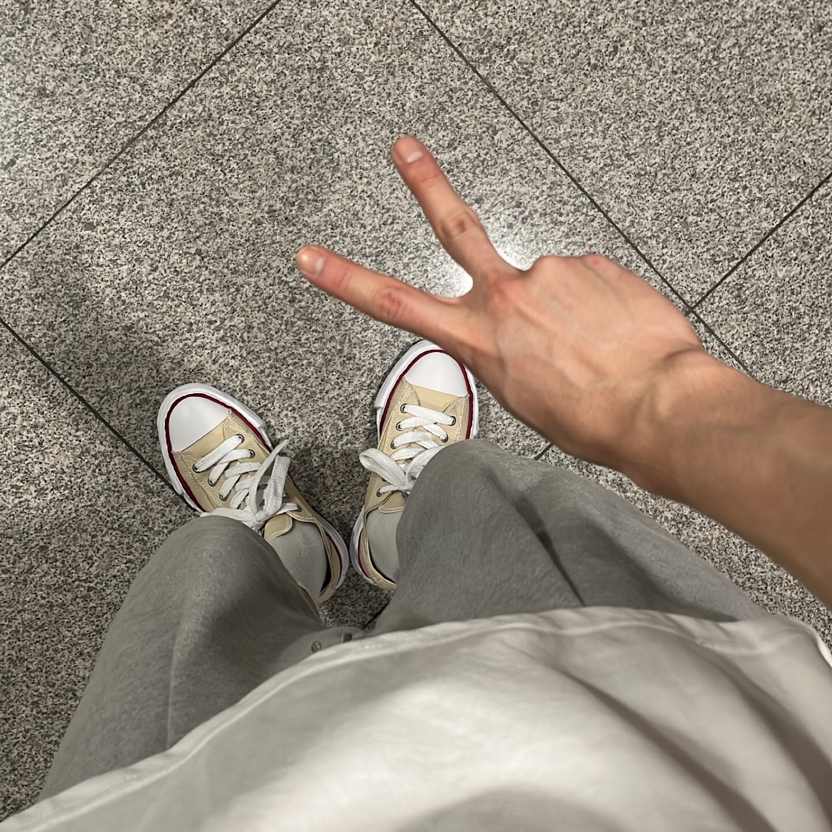 Maison Mihara Yasuhiro Peterson OG Sole Canvas Low-top Sneakers Natural 착용 스타일 - 2