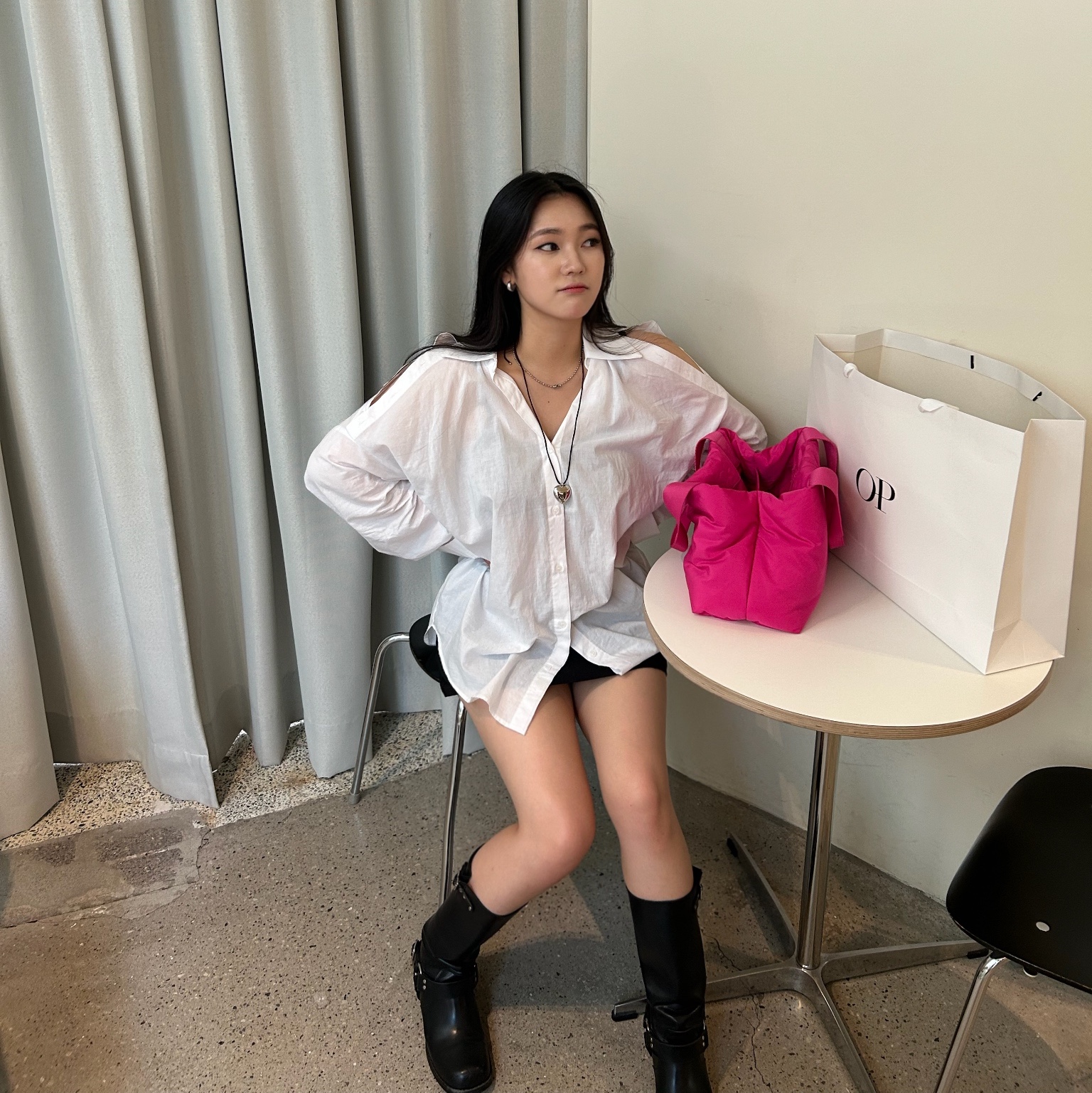 COS Padded Shopper Bag Pink 착용 스타일 - 1