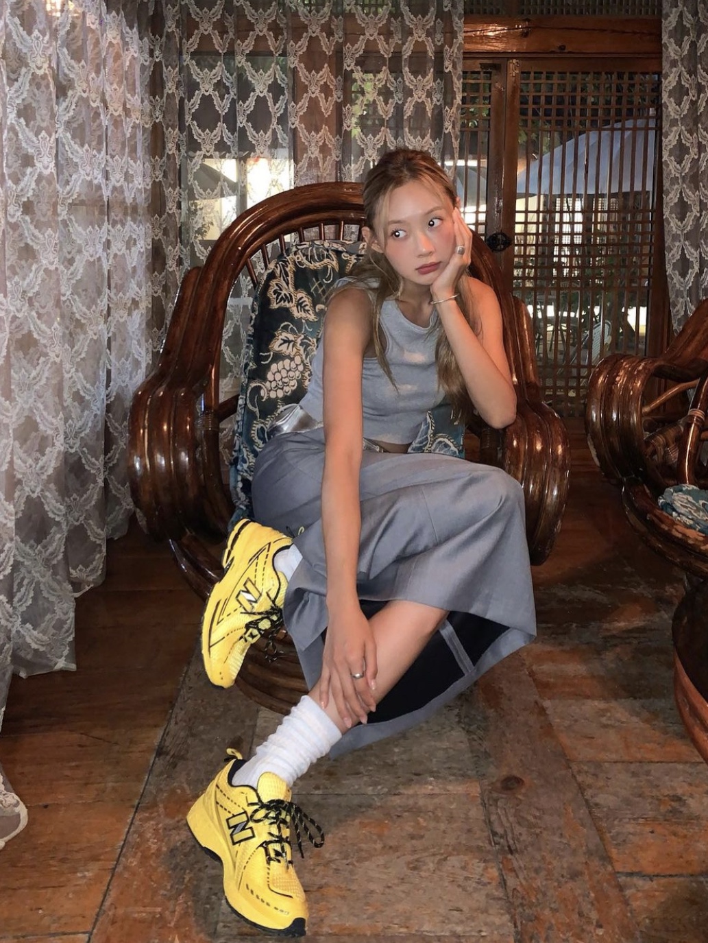 New Balance x Ganni 1906R Blazing Yellow 착용 스타일