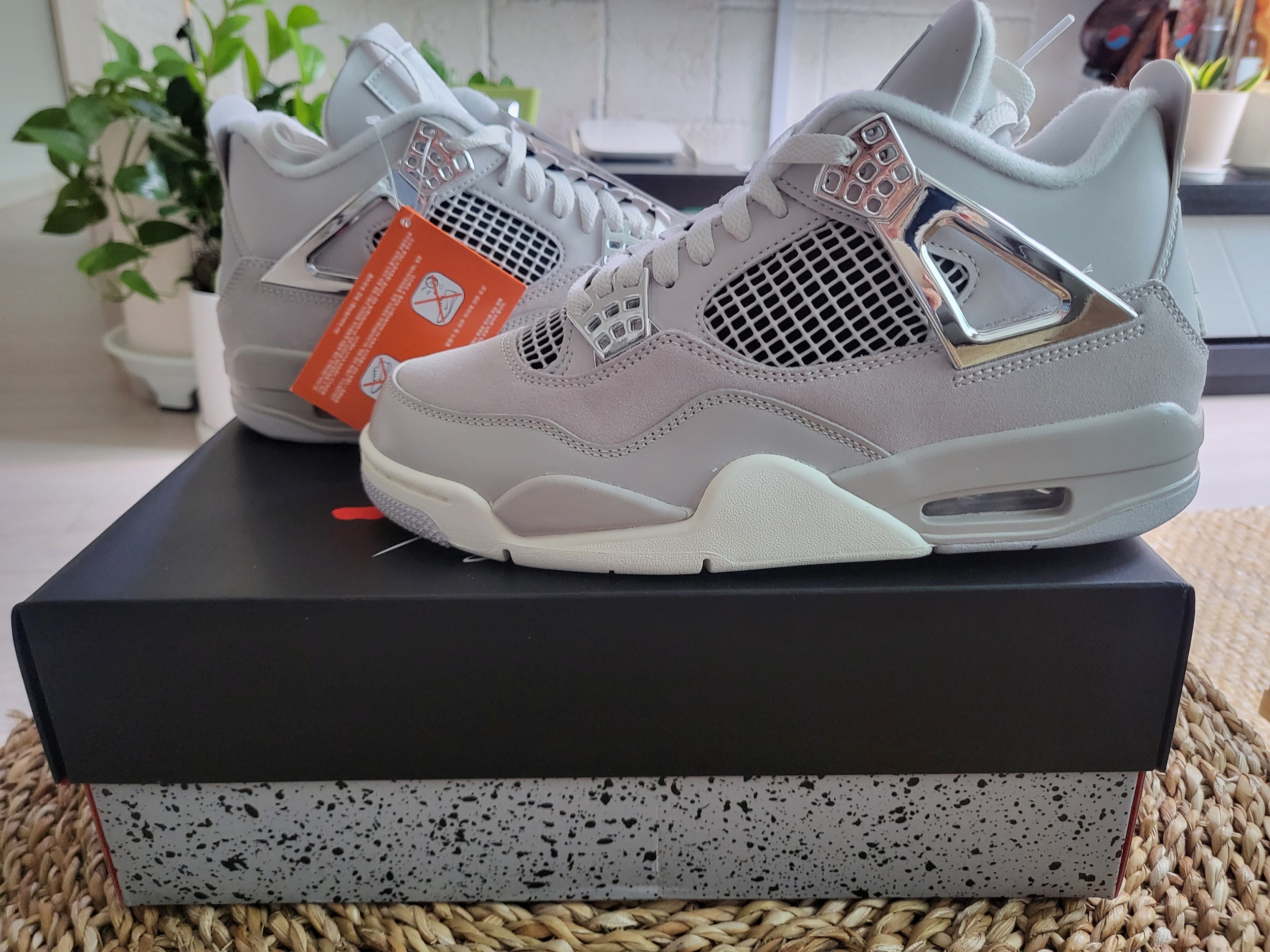 (W) Jordan 4 Retro Frozen Moments 착용 스타일 - 1