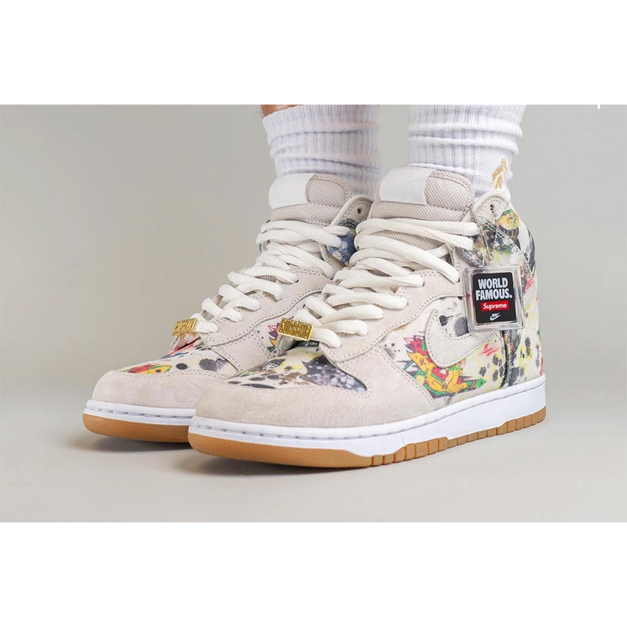Nike x Supreme SB Dunk High QS Rammellzee White 착용 스타일 - 4