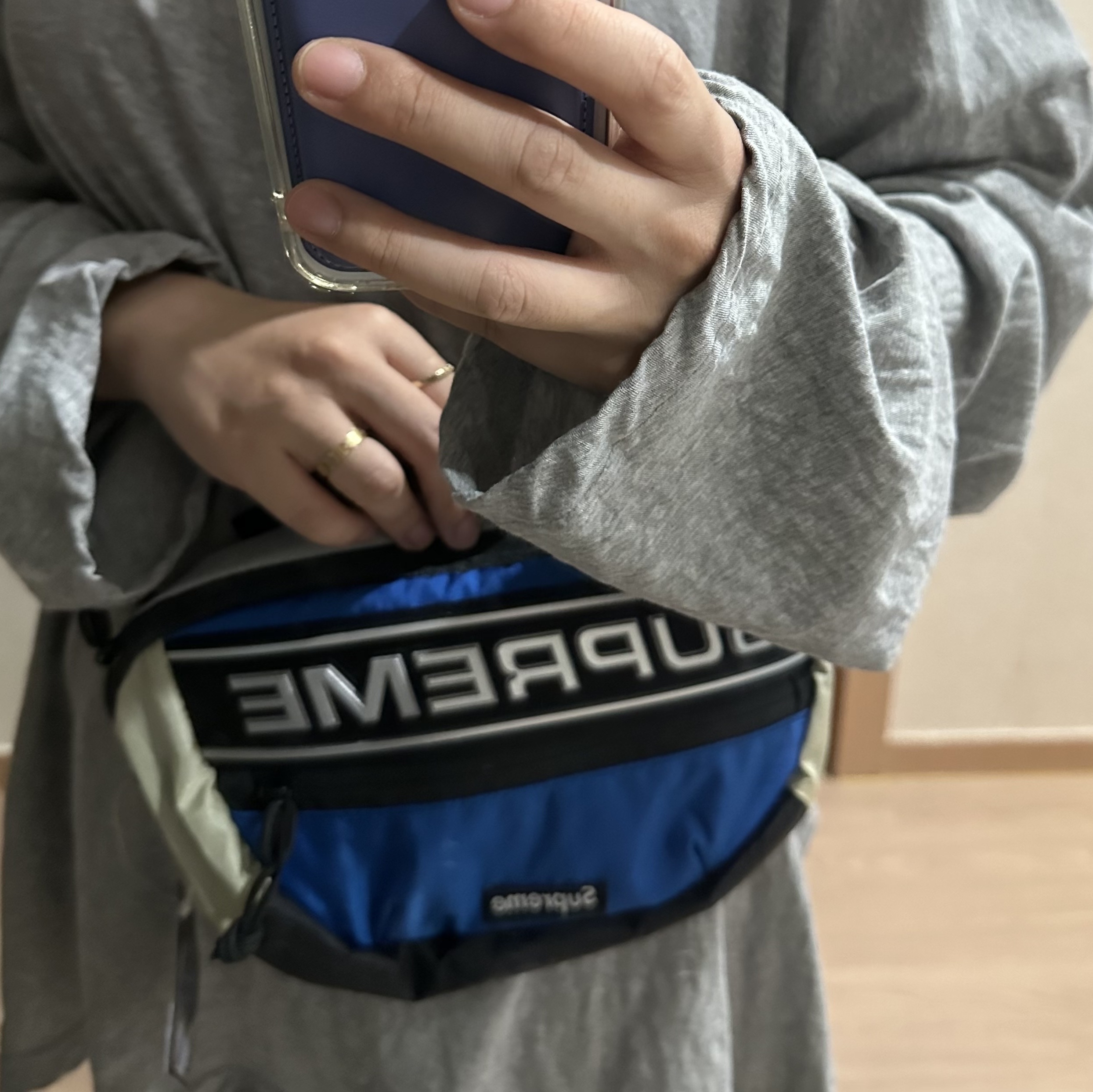 Supreme Waist Bag Blue - 23FW 착용 스타일