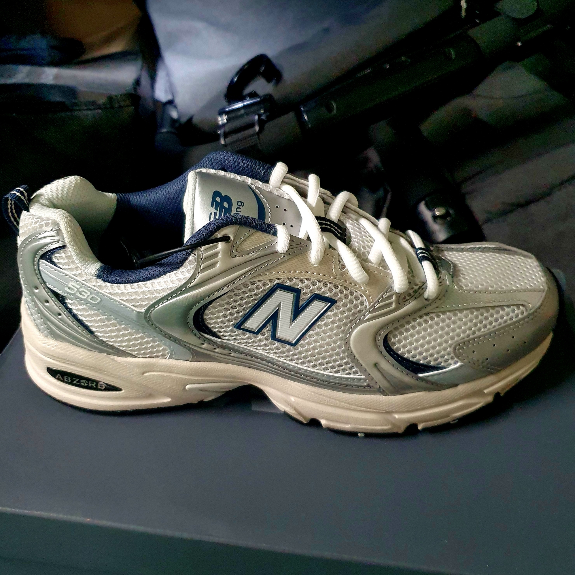 New Balance 530 Steel Grey 착용 스타일