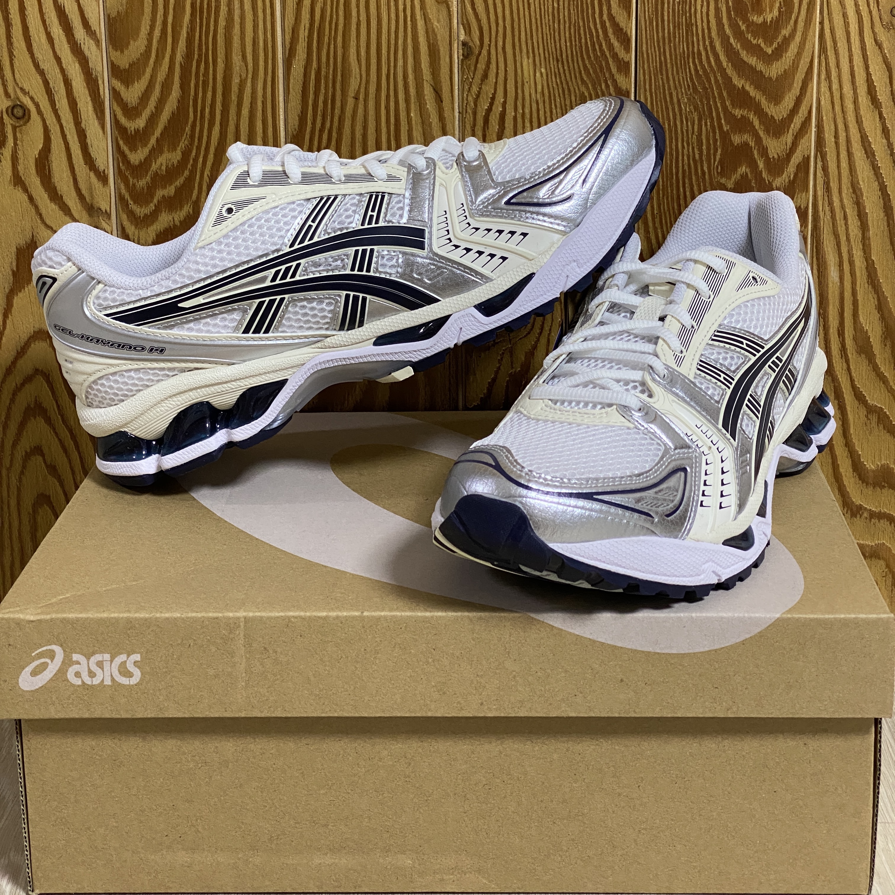(W) Asics Gel-Kayano 14 White Midnight 착용 스타일