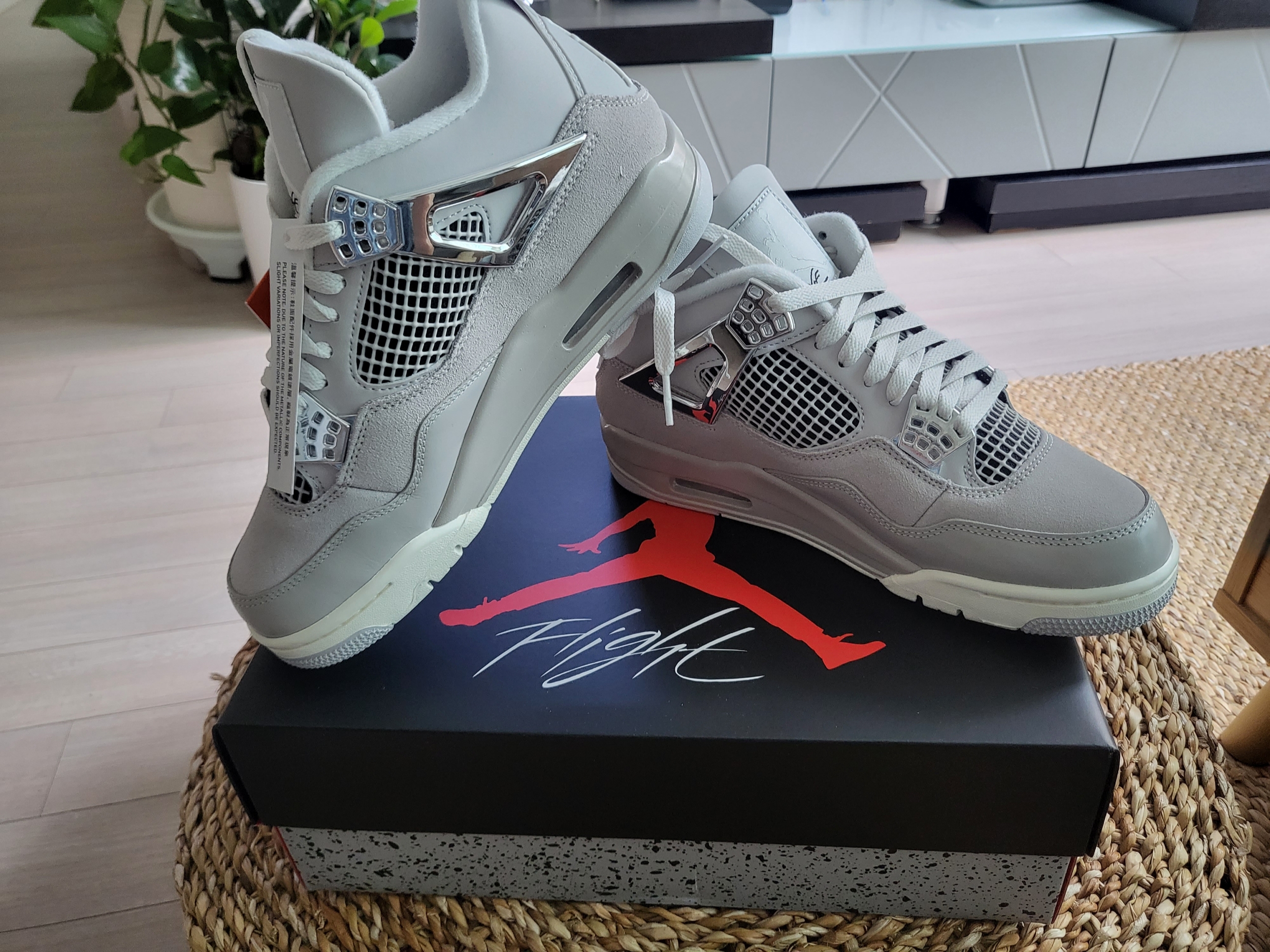 (W) Jordan 4 Retro Frozen Moments 착용 스타일 - 4