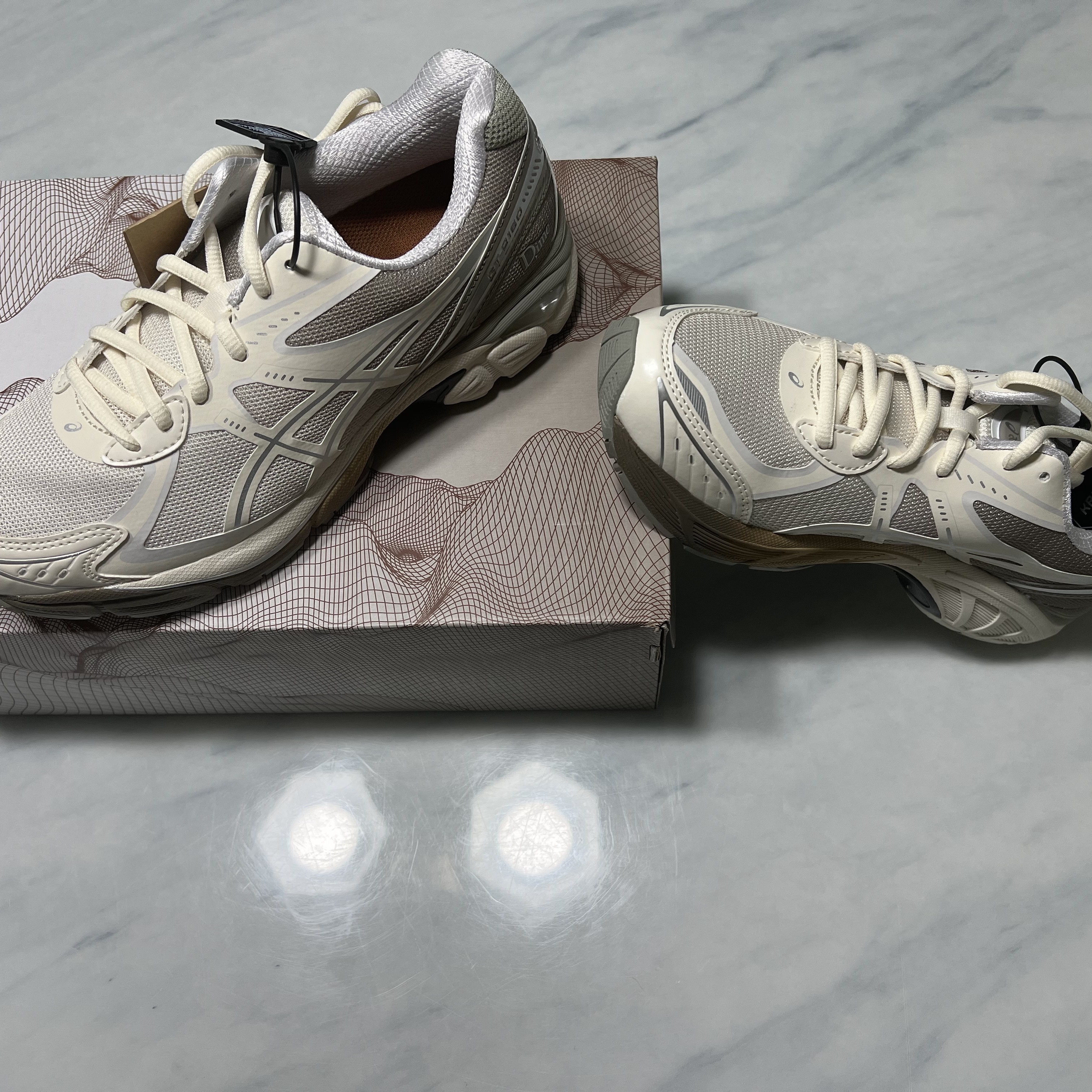 Asics x Dime GT-2160 Arctic Wolf London Fog 착용 스타일 - 3