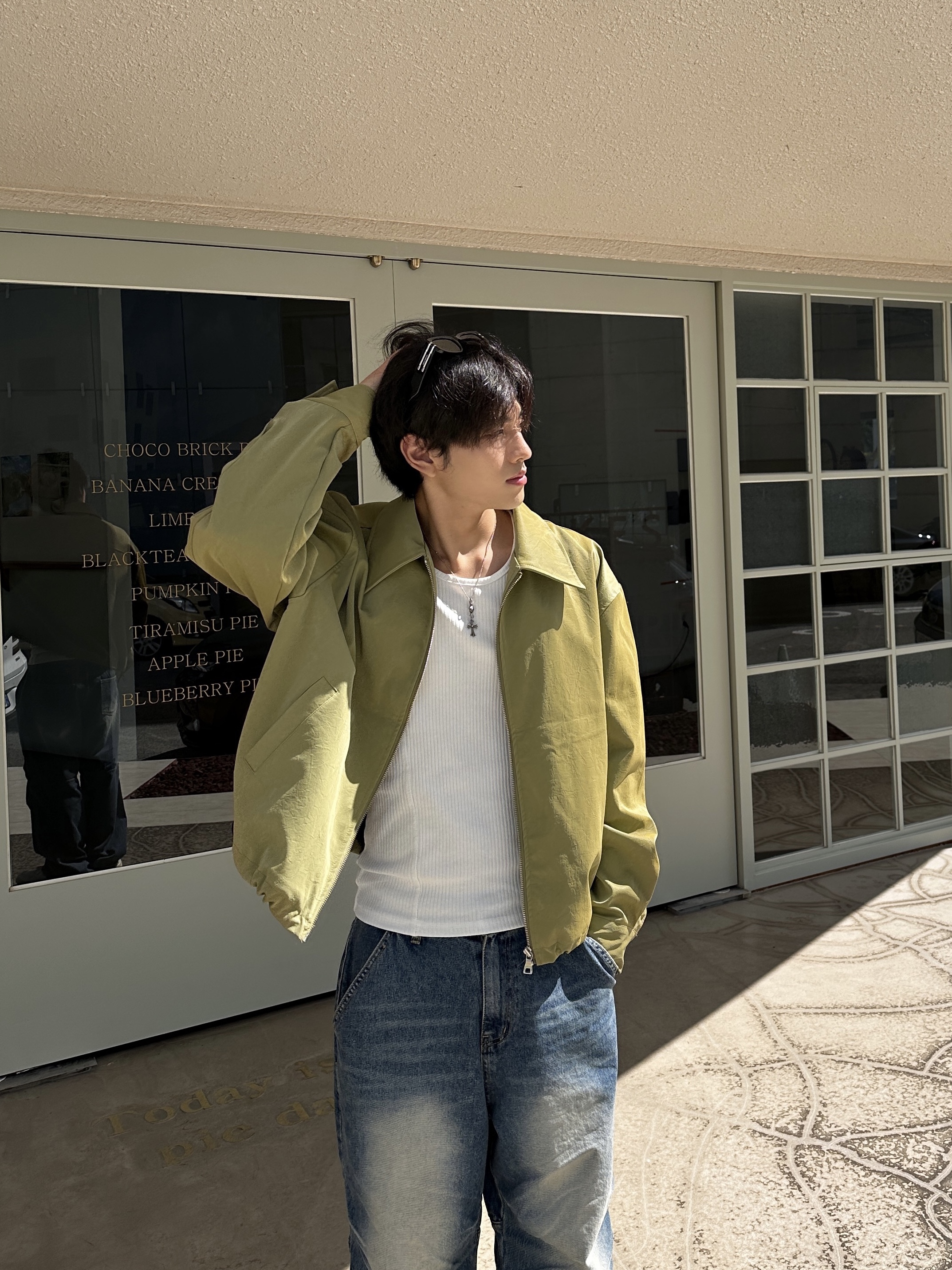 Autry Medalist Low Goatskin Sneakers White 착용 스타일 - 4